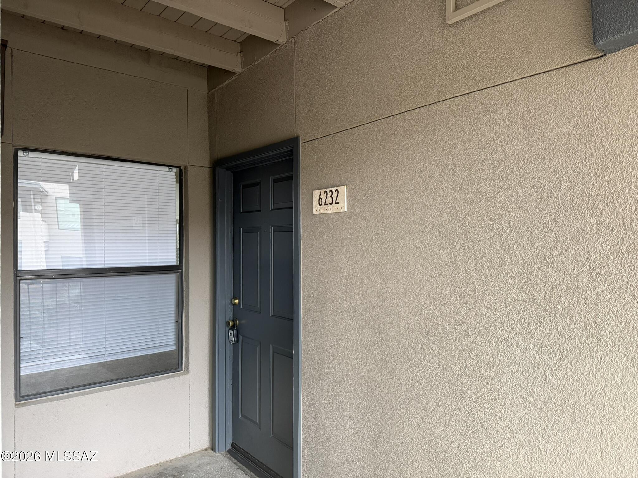 5800 N Kolb Road 6232