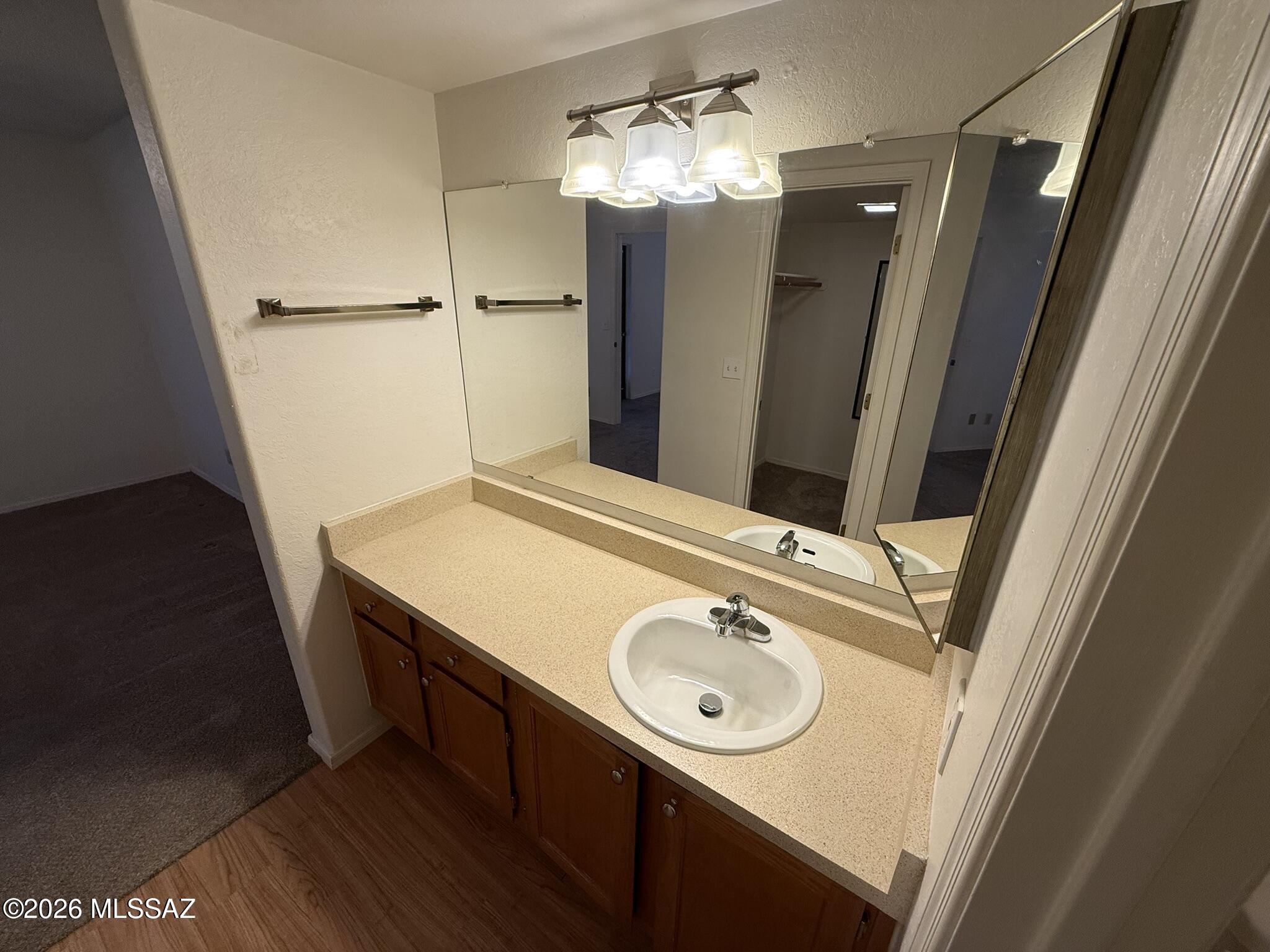 5800 N Kolb Road 6232