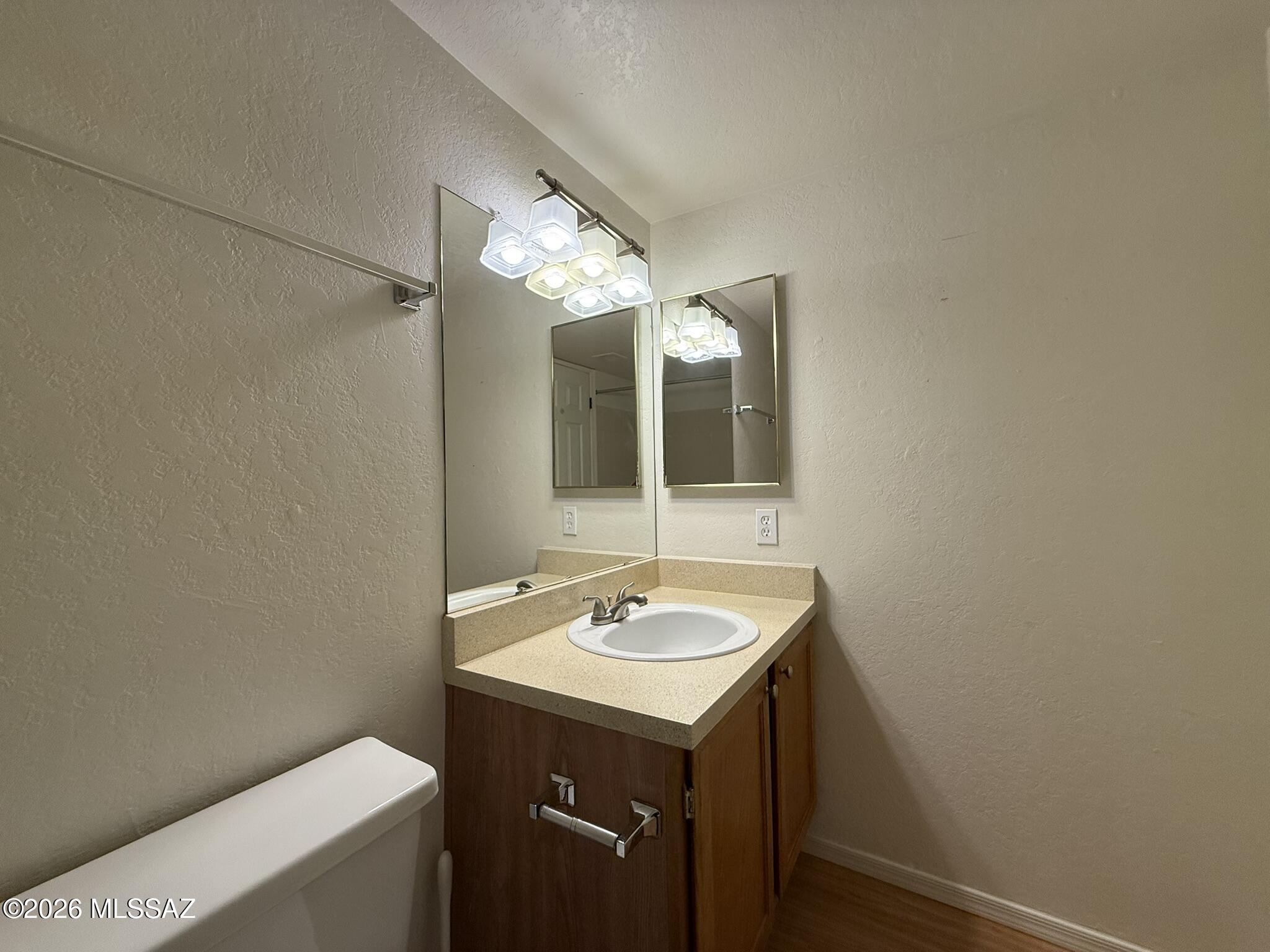 5800 N Kolb Road 6232