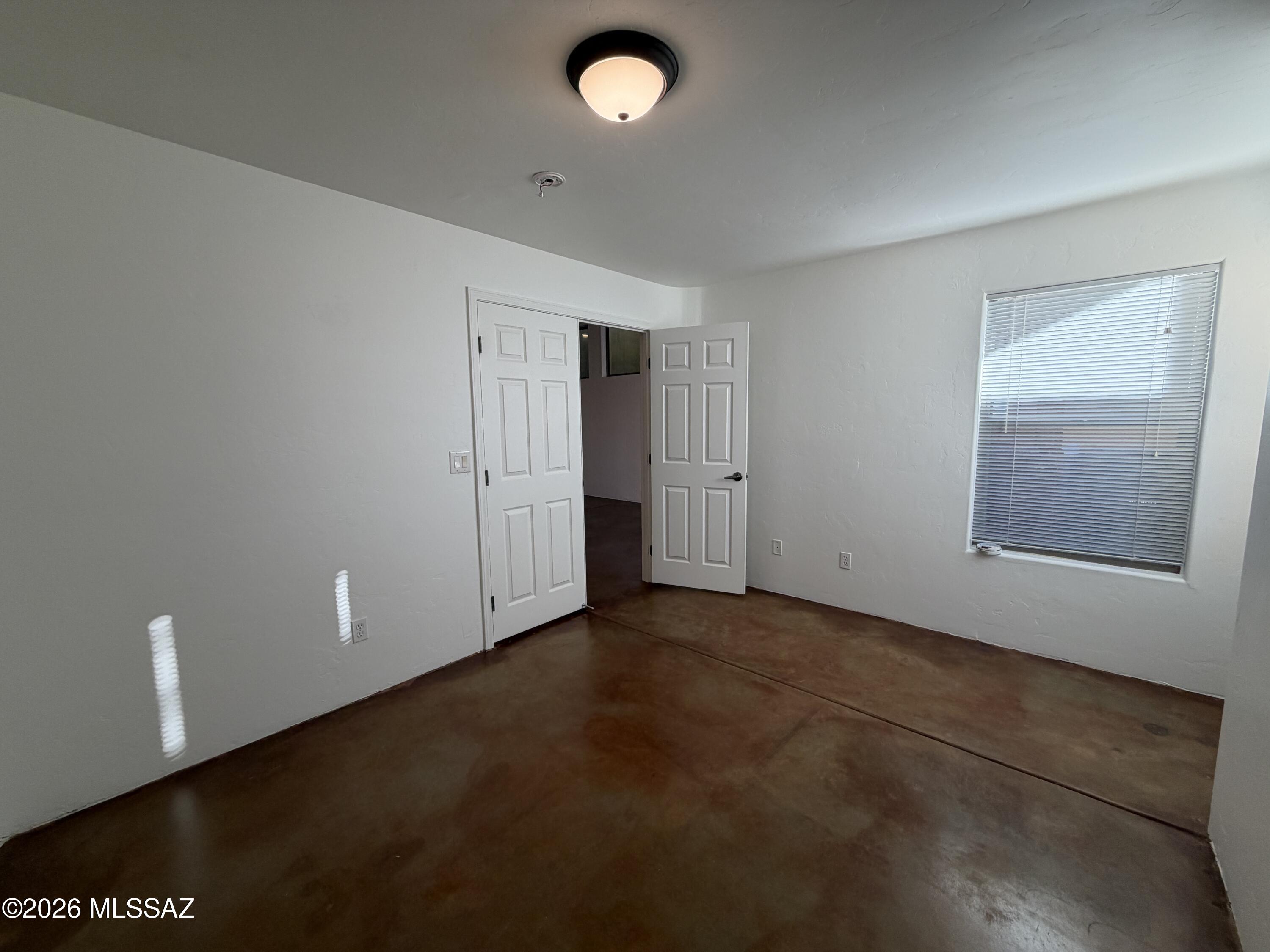 1401 E English Ivy Court