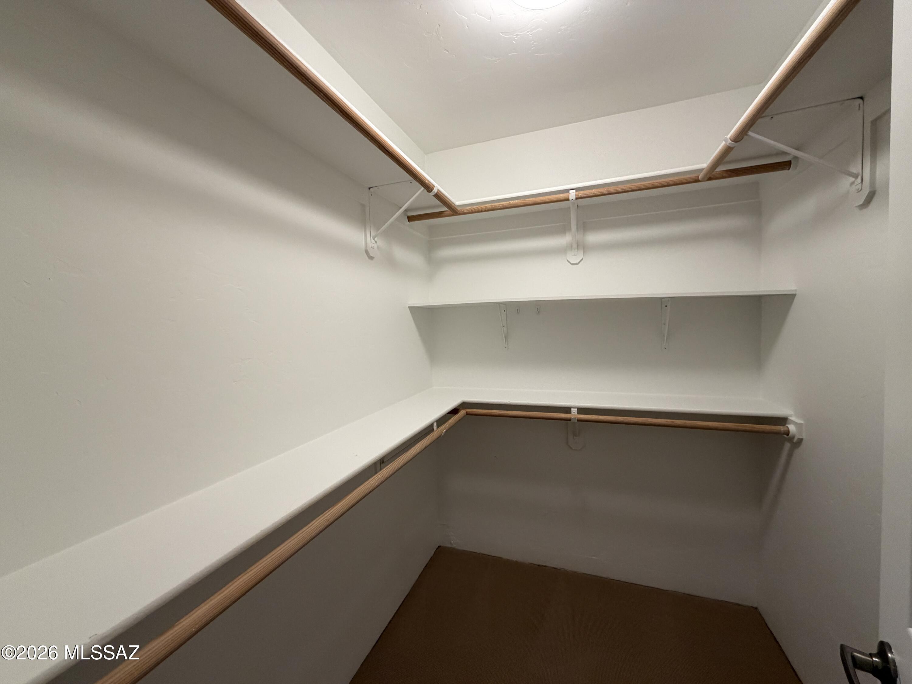 1401 E English Ivy Court