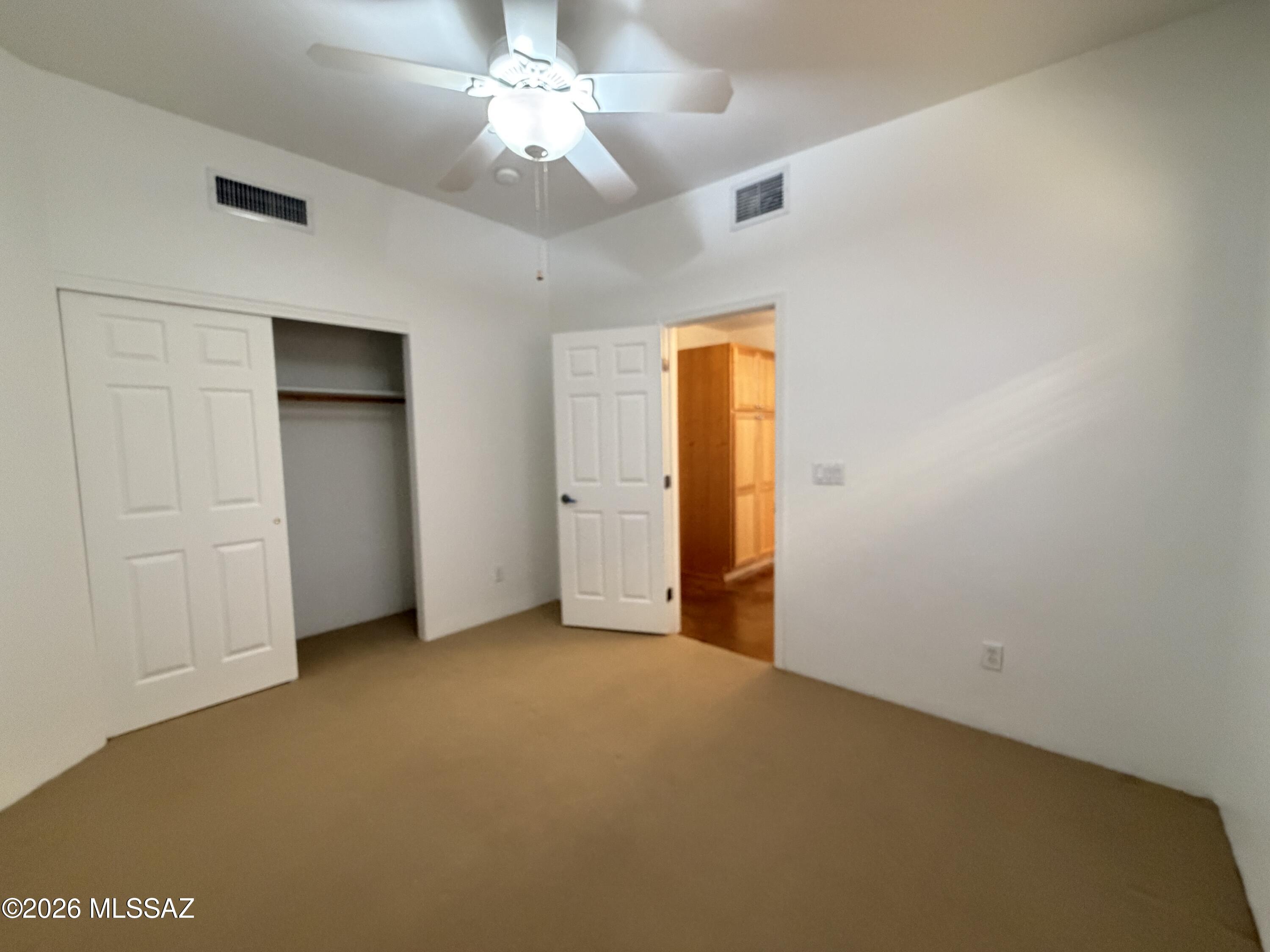 1401 E English Ivy Court