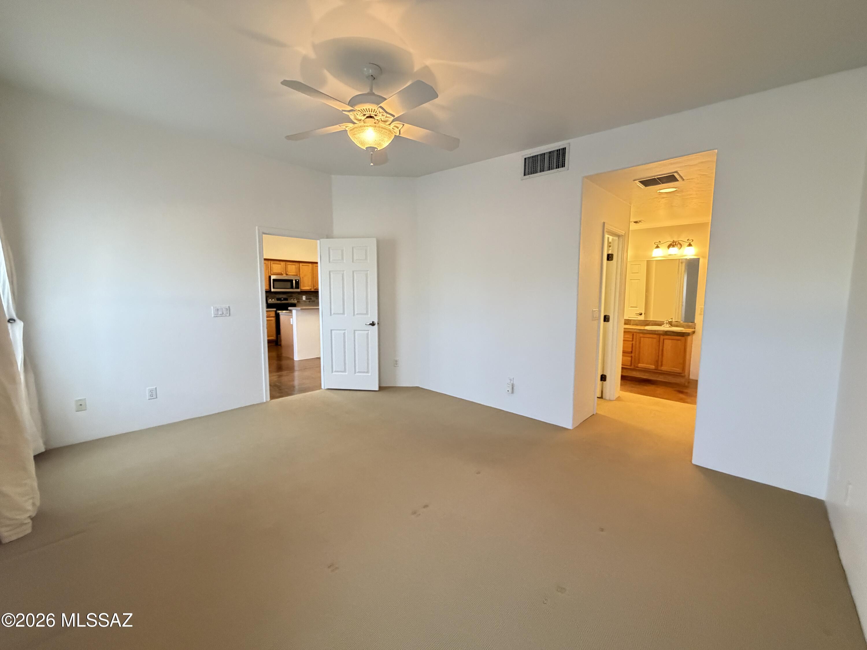 1401 E English Ivy Court