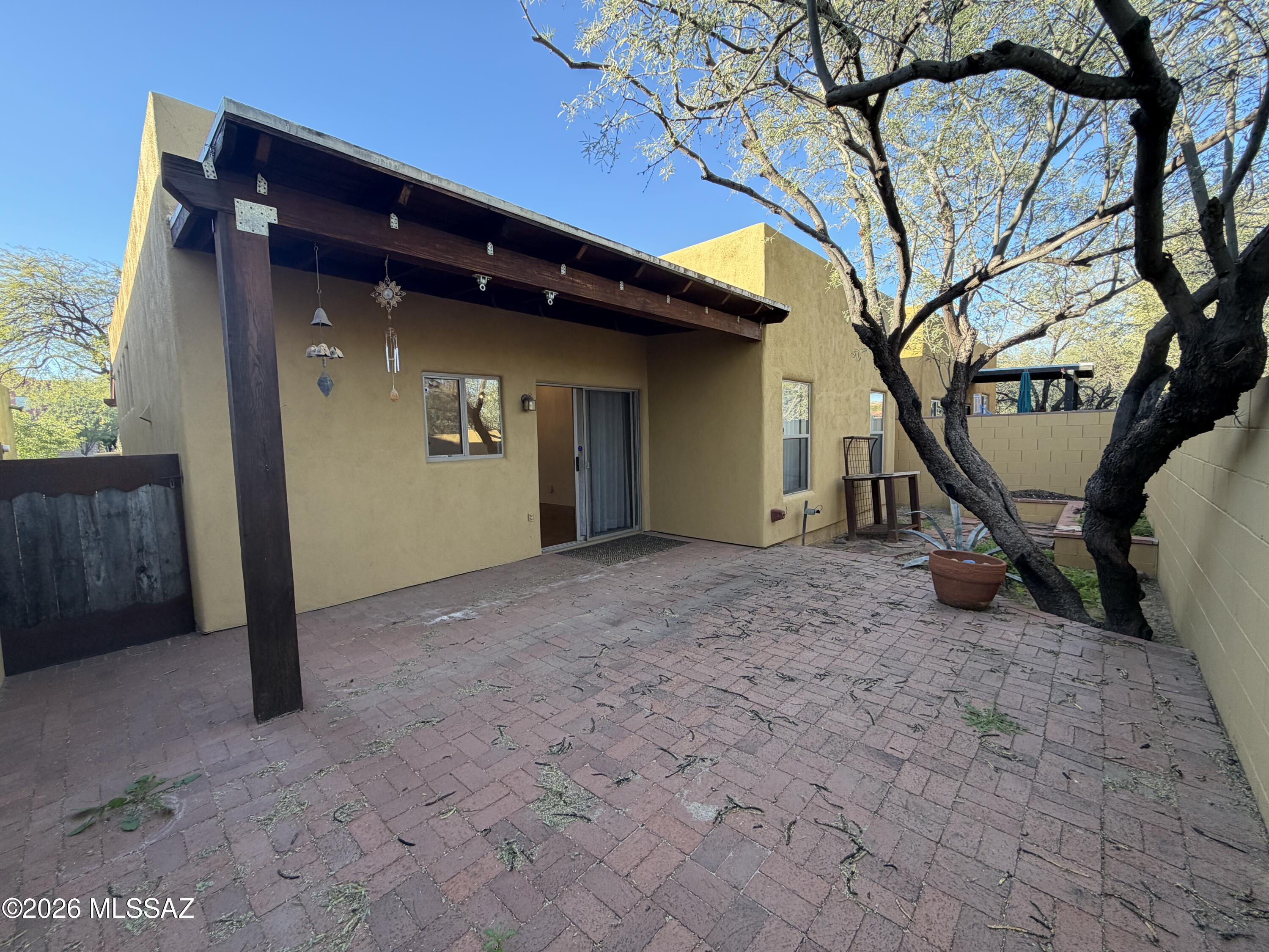 1401 E English Ivy Court