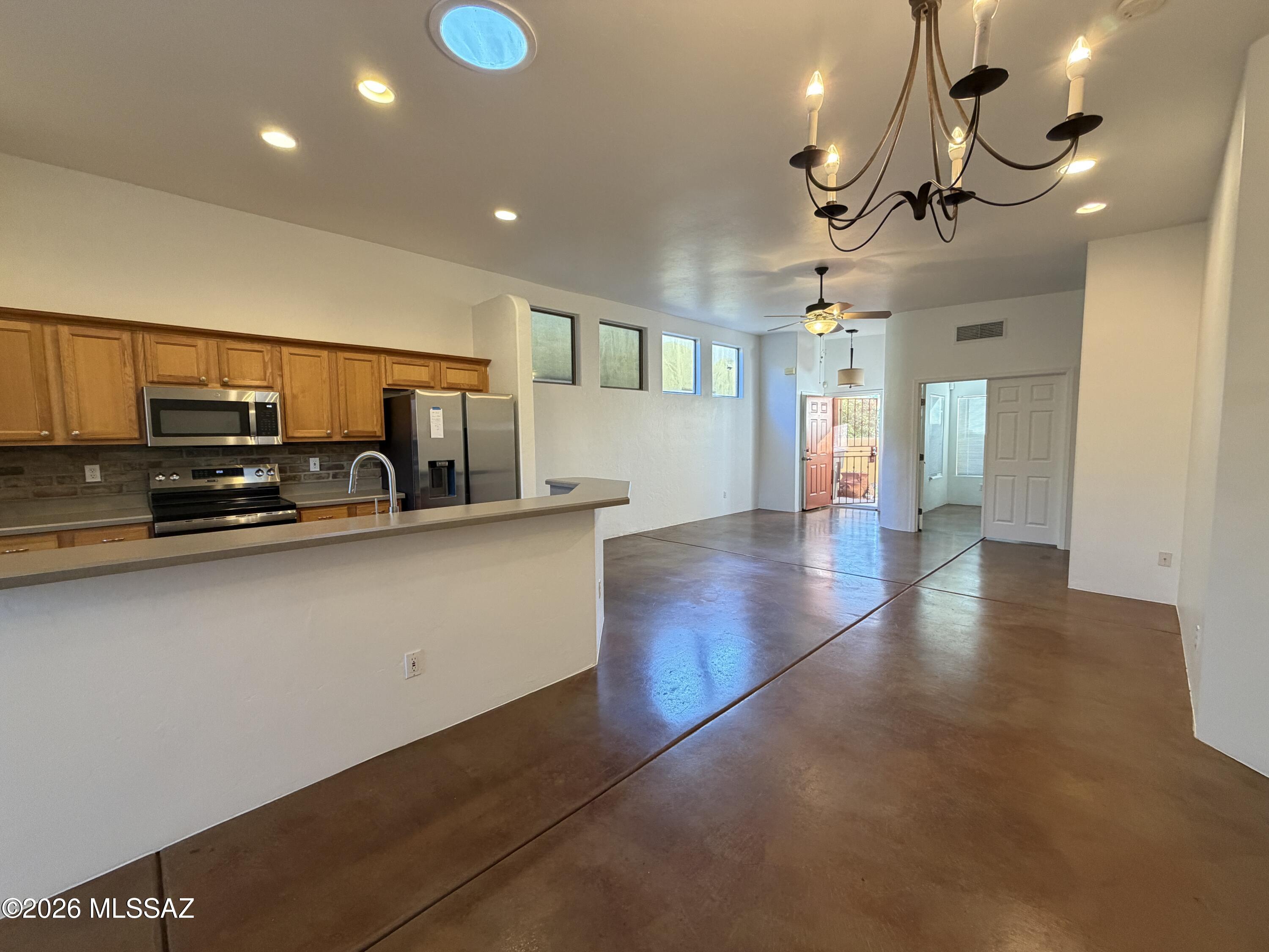 1401 E English Ivy Court