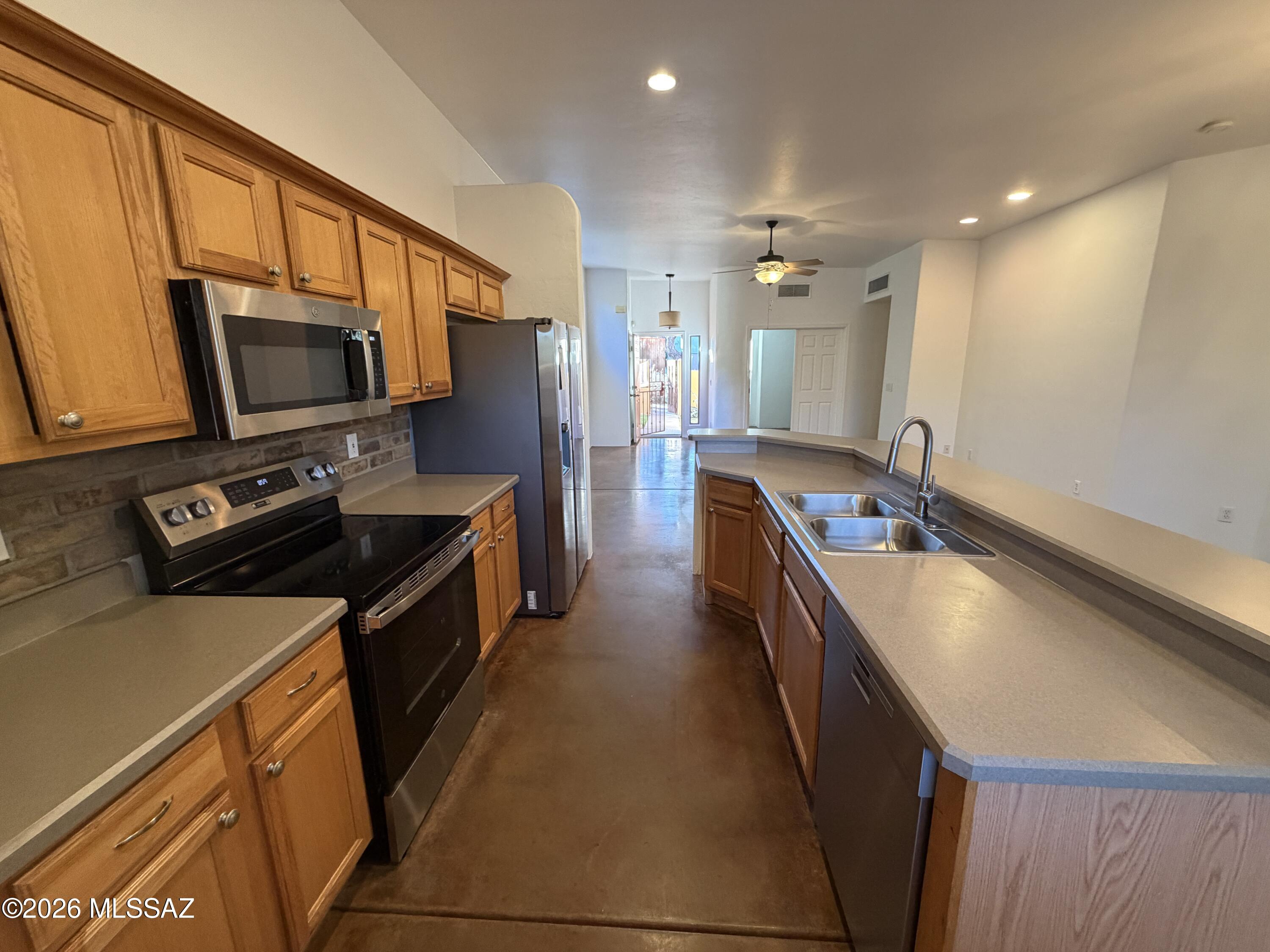 1401 E English Ivy Court