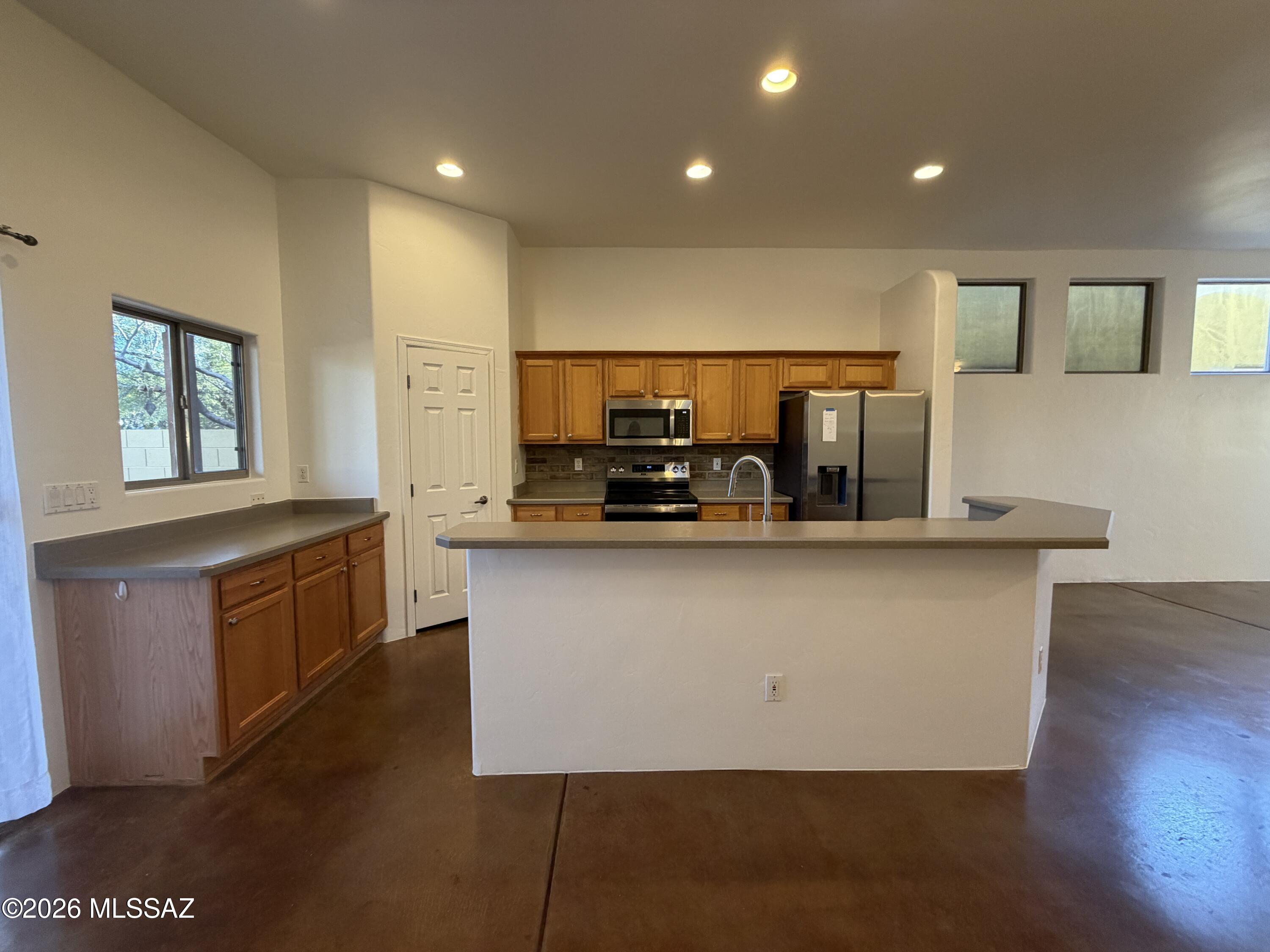 1401 E English Ivy Court