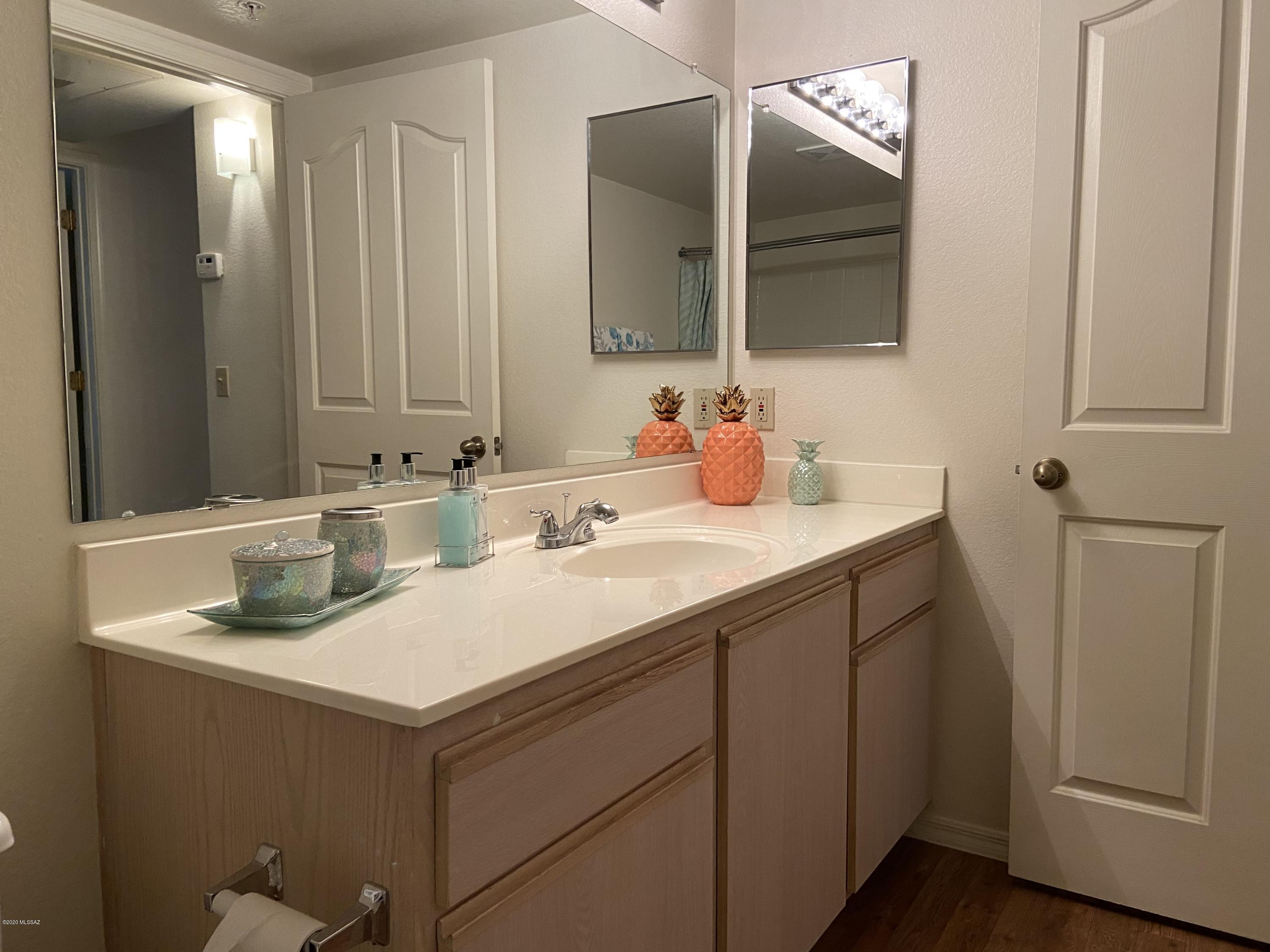 5751 N Kolb Road 7204