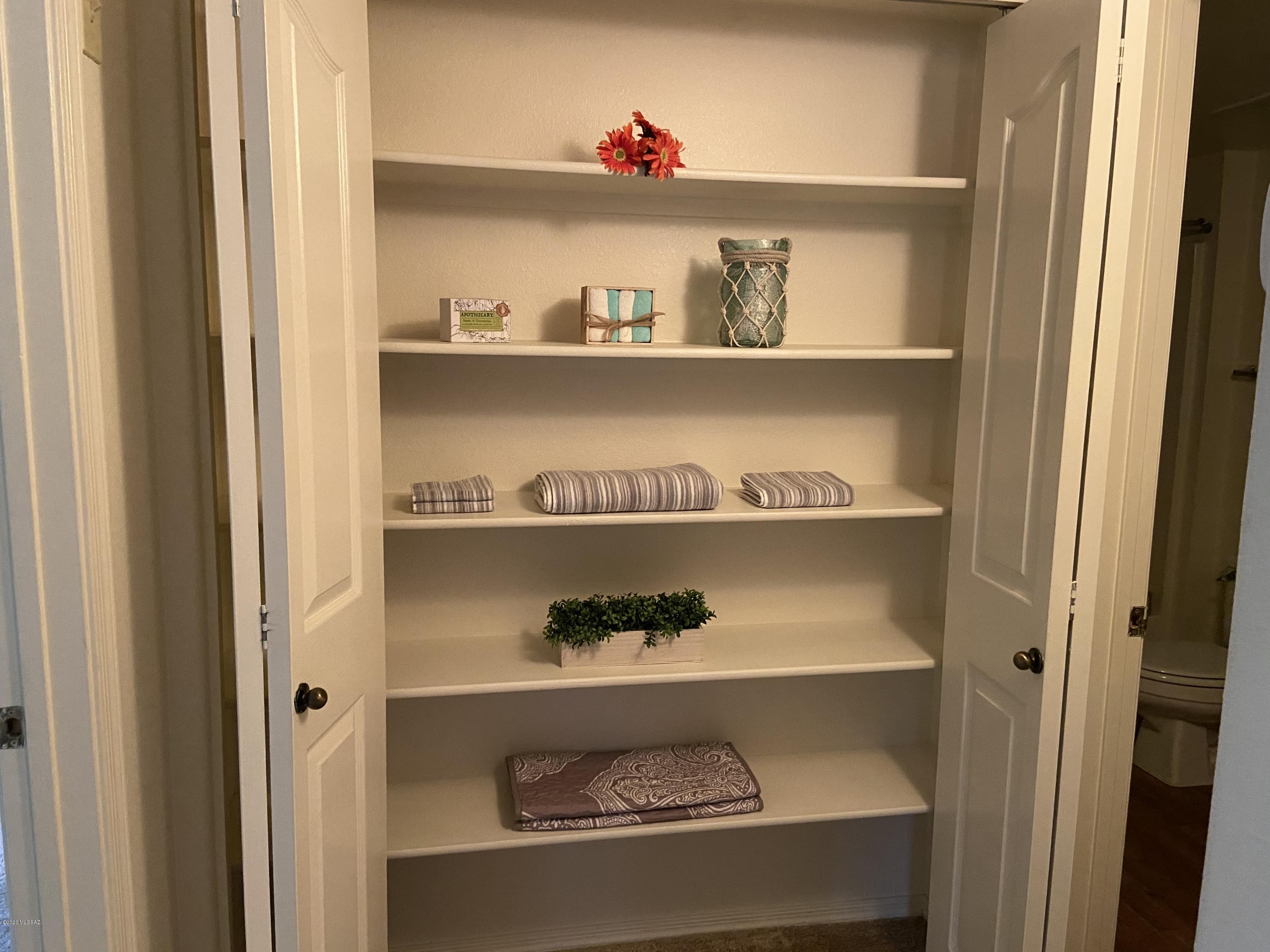 5751 N Kolb Road 7204