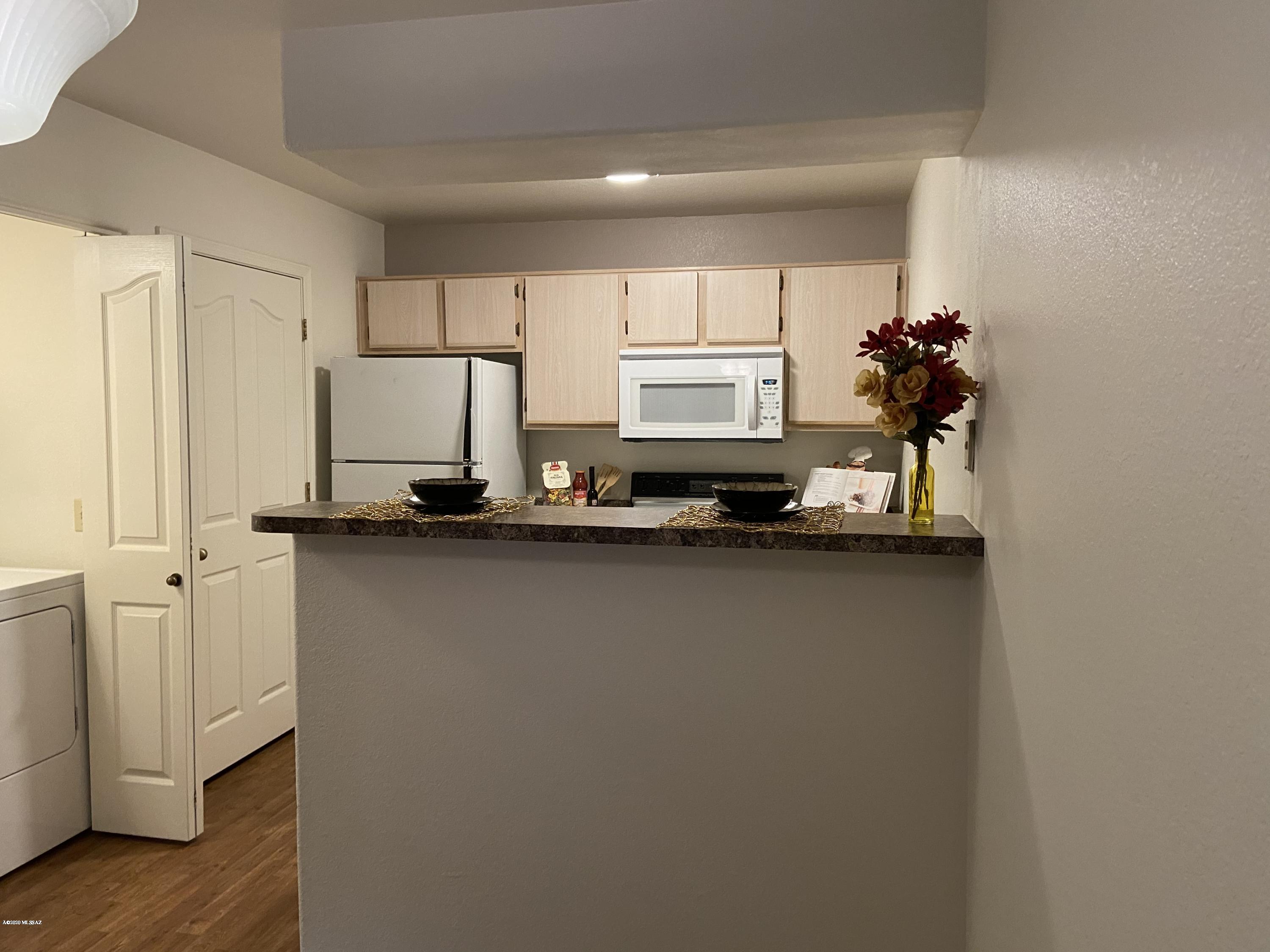 5751 N Kolb Road 7204