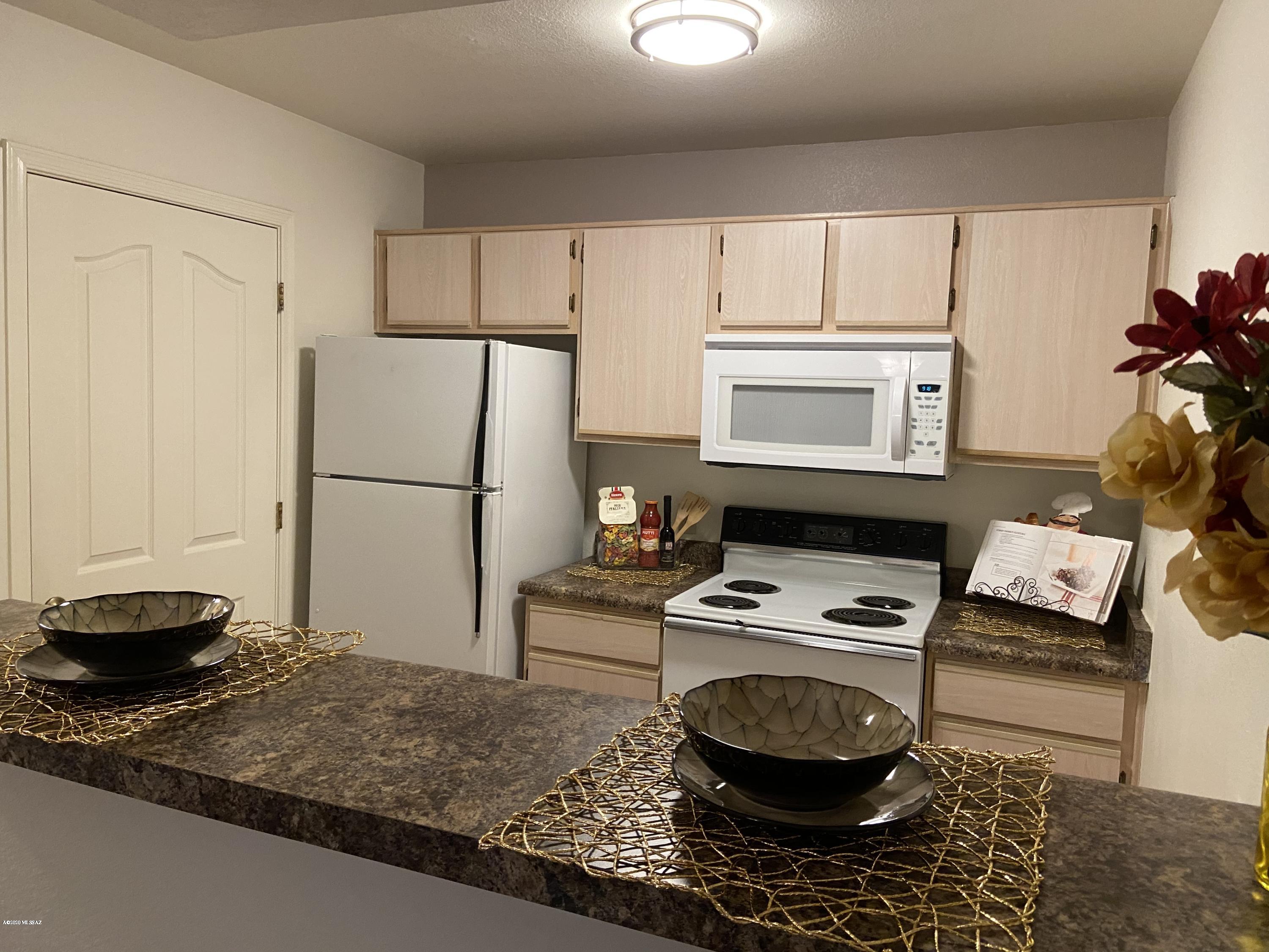 5751 N Kolb Road 7204