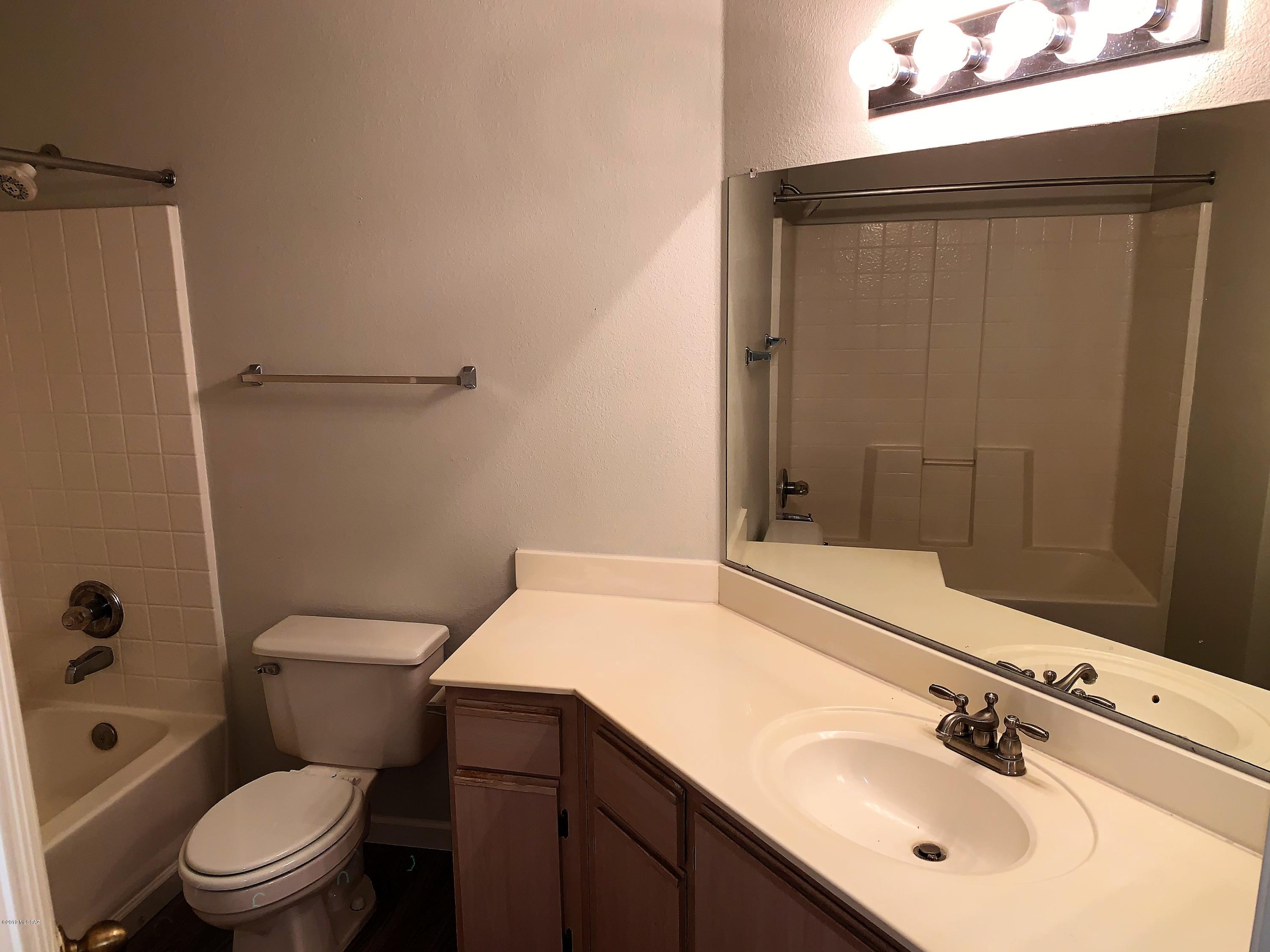 5751 N Kolb Road 28202