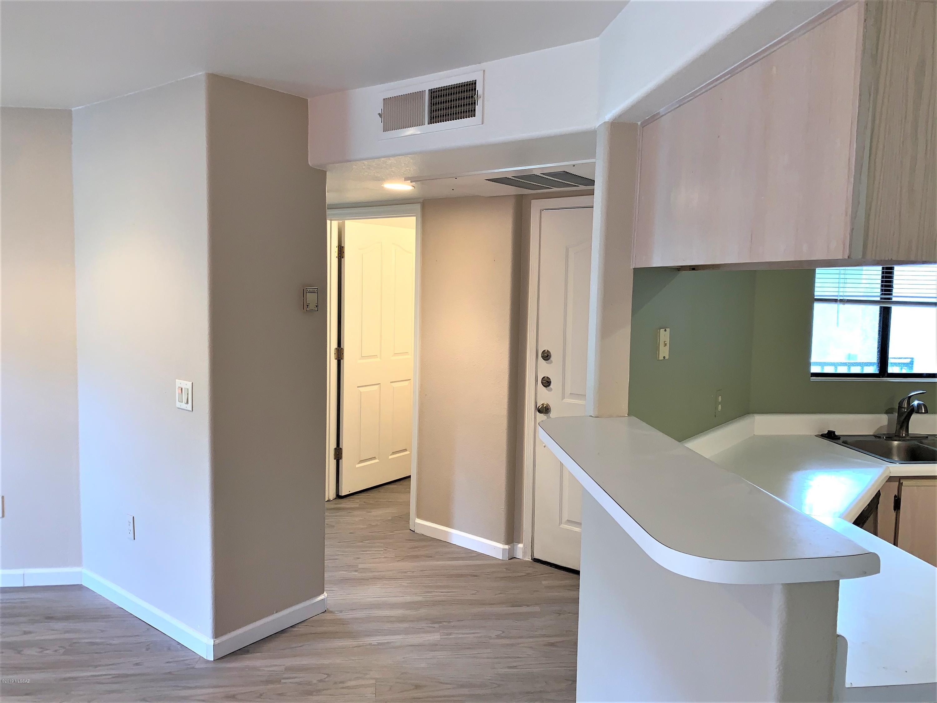 5751 N Kolb Road 28202