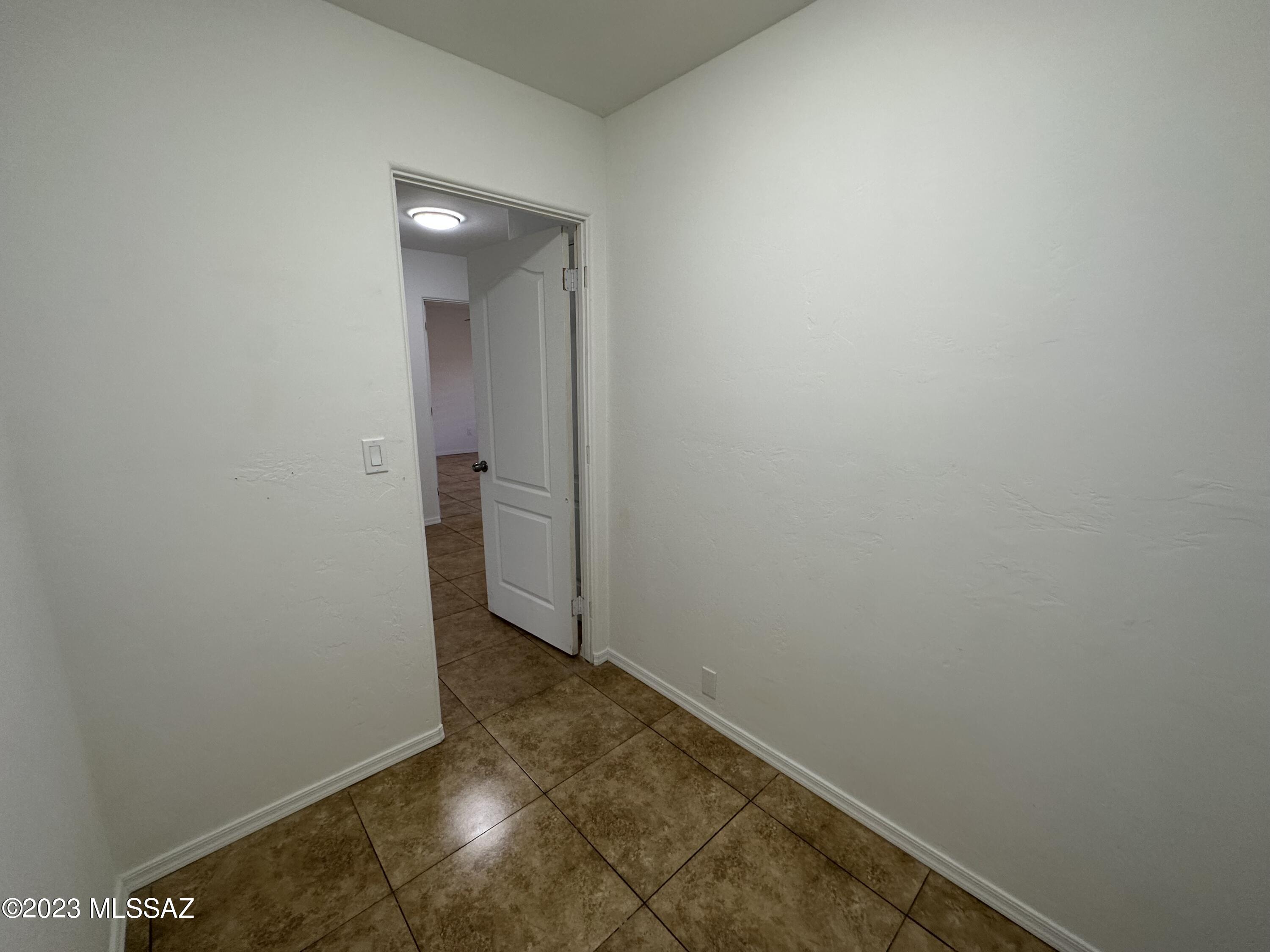 2133 E Vera Cruz Vista