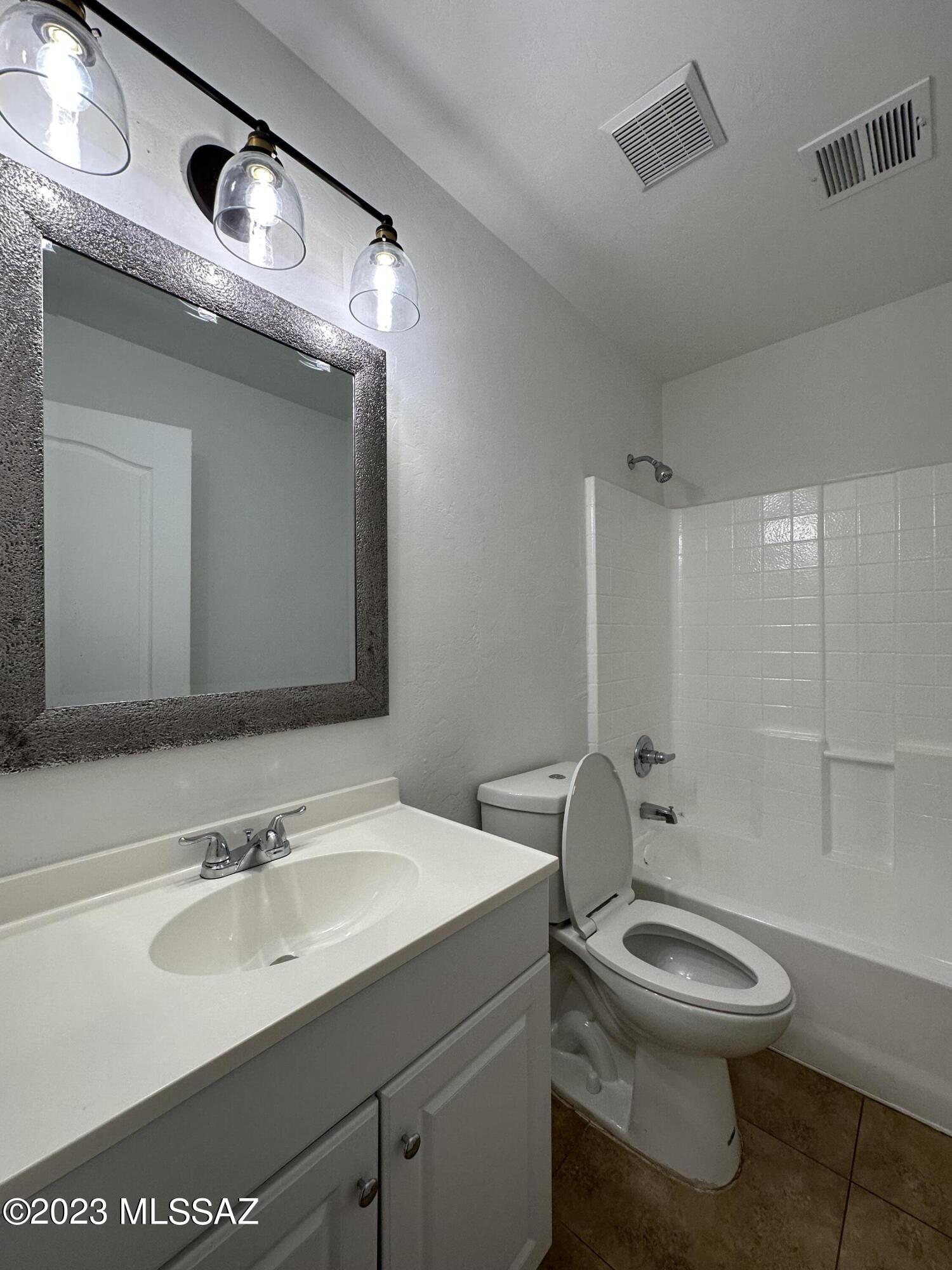 2133 E Vera Cruz Vista