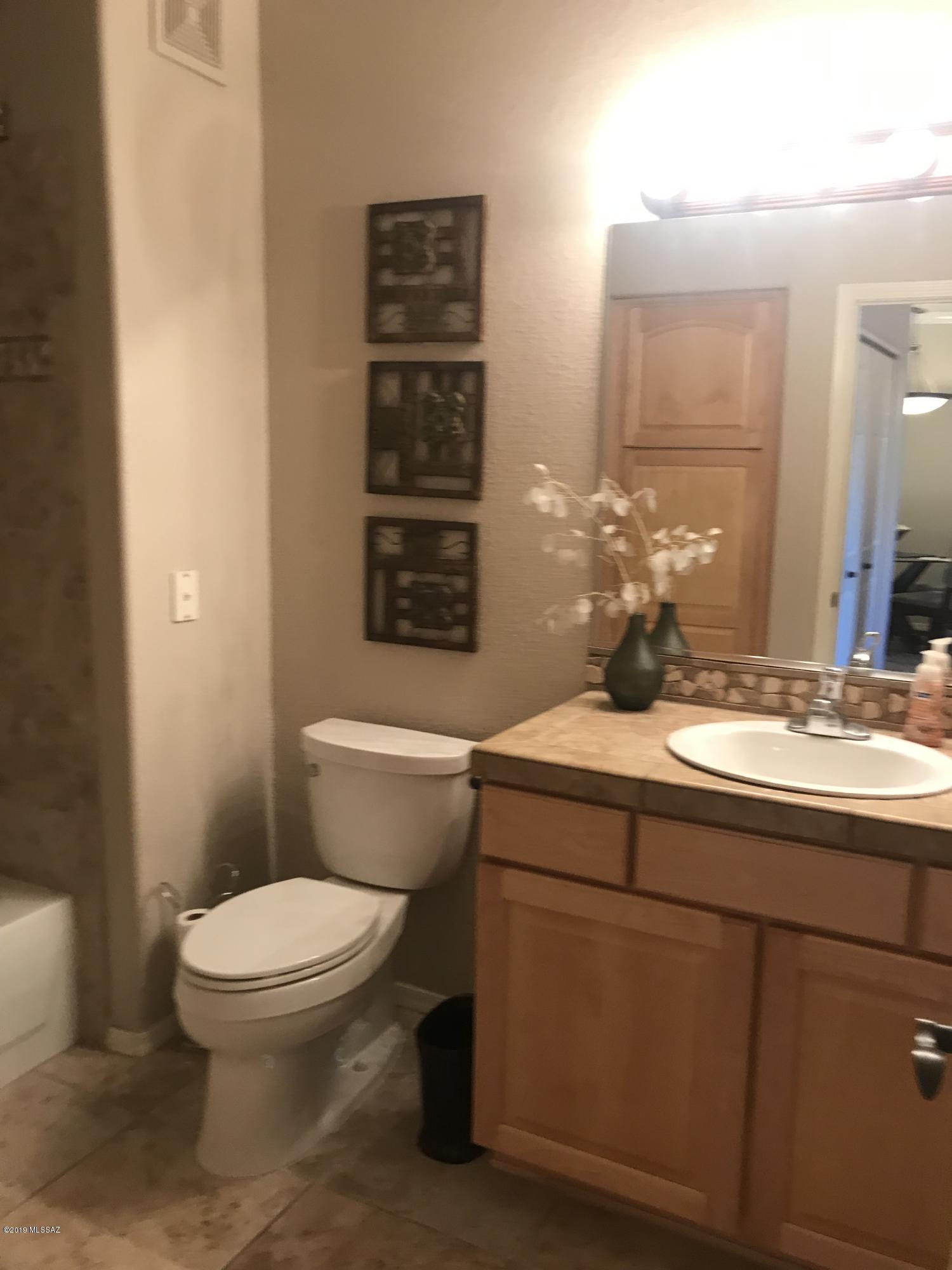 7050 E Sunrise Drive 12103