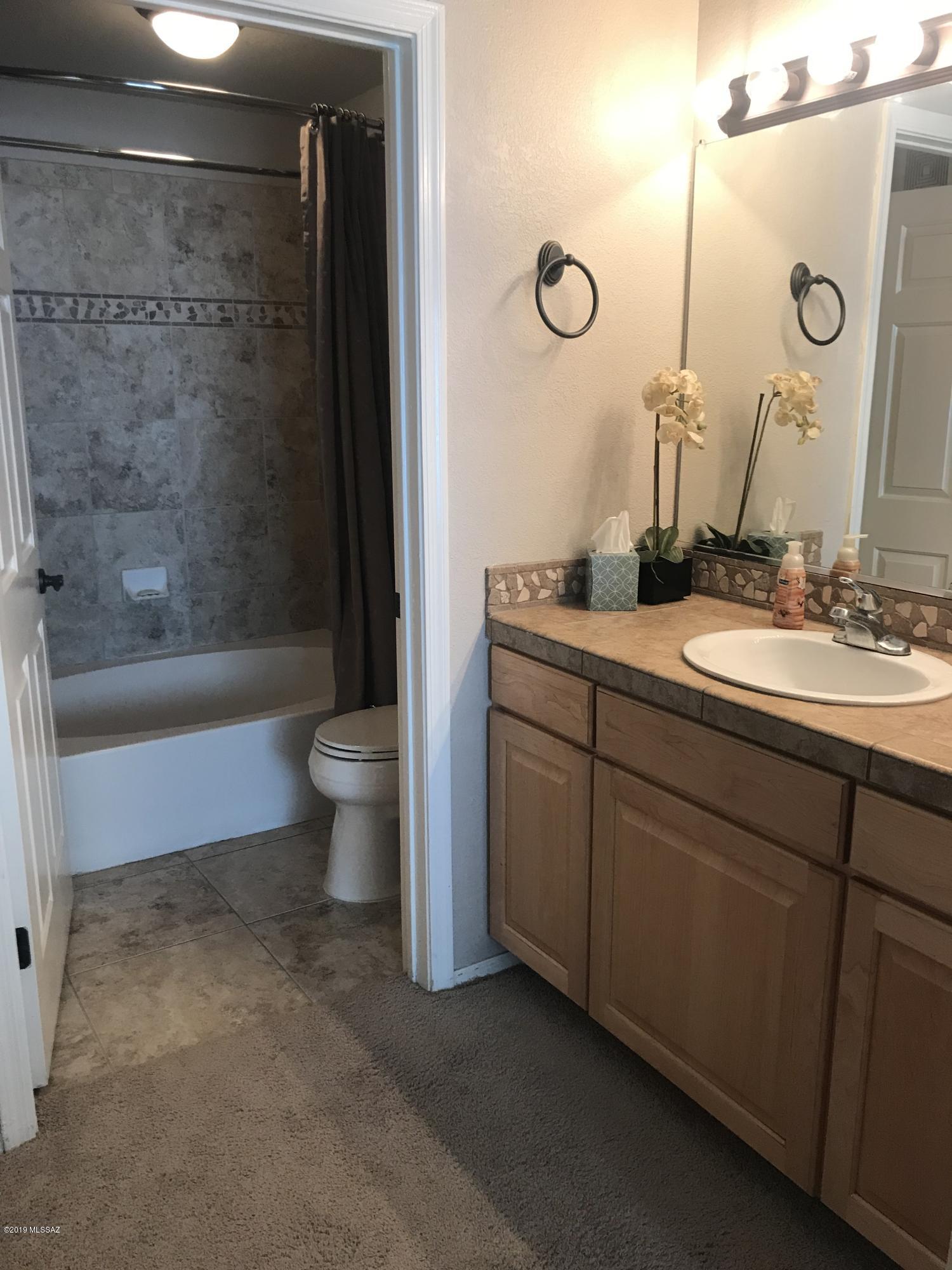 7050 E Sunrise Drive 12103