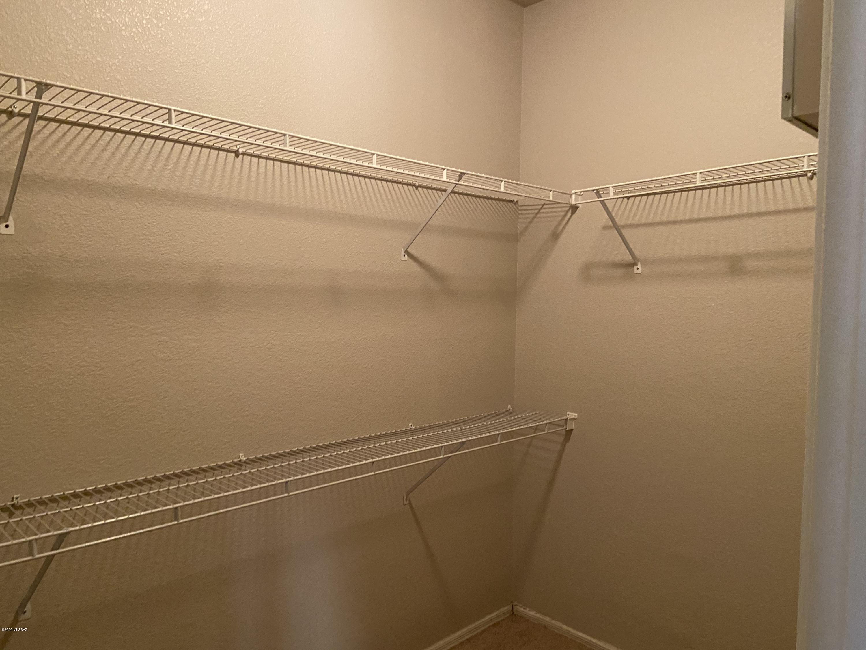 7050 E Sunrise Drive 12103