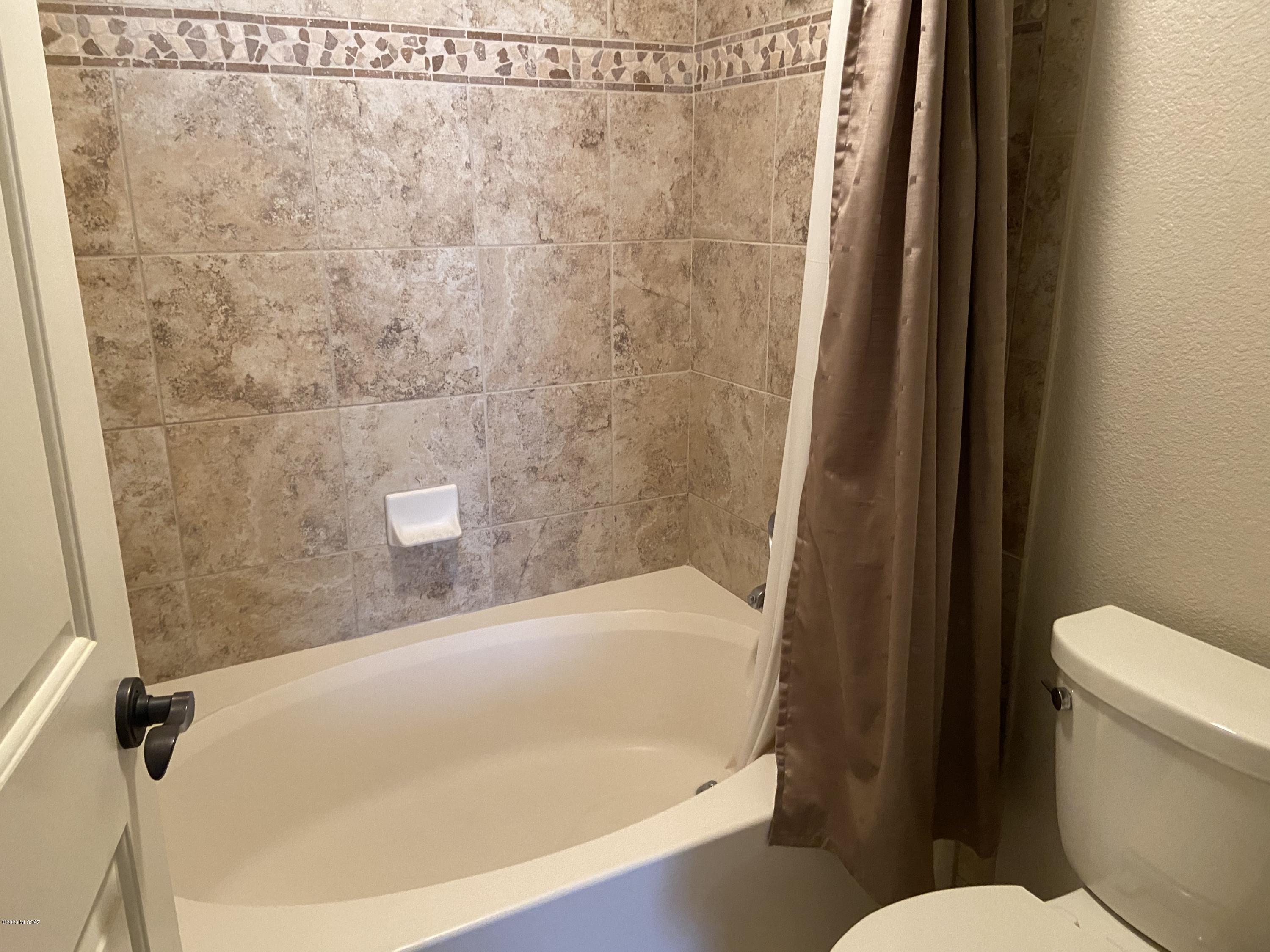 7050 E Sunrise Drive 12103