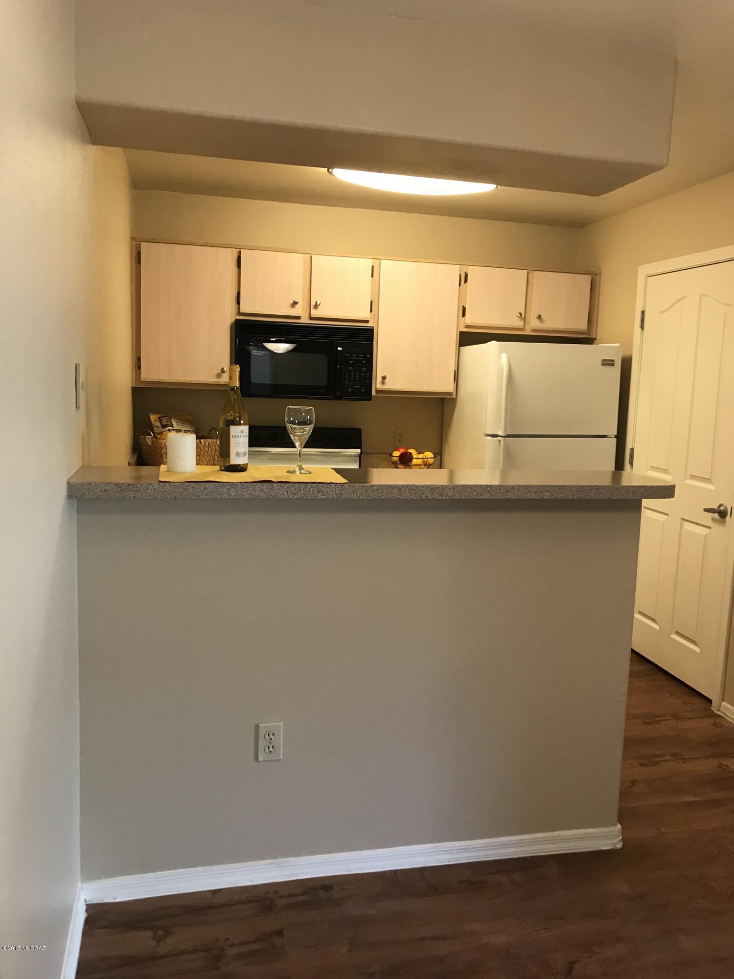 5751 N Kolb Road 23105