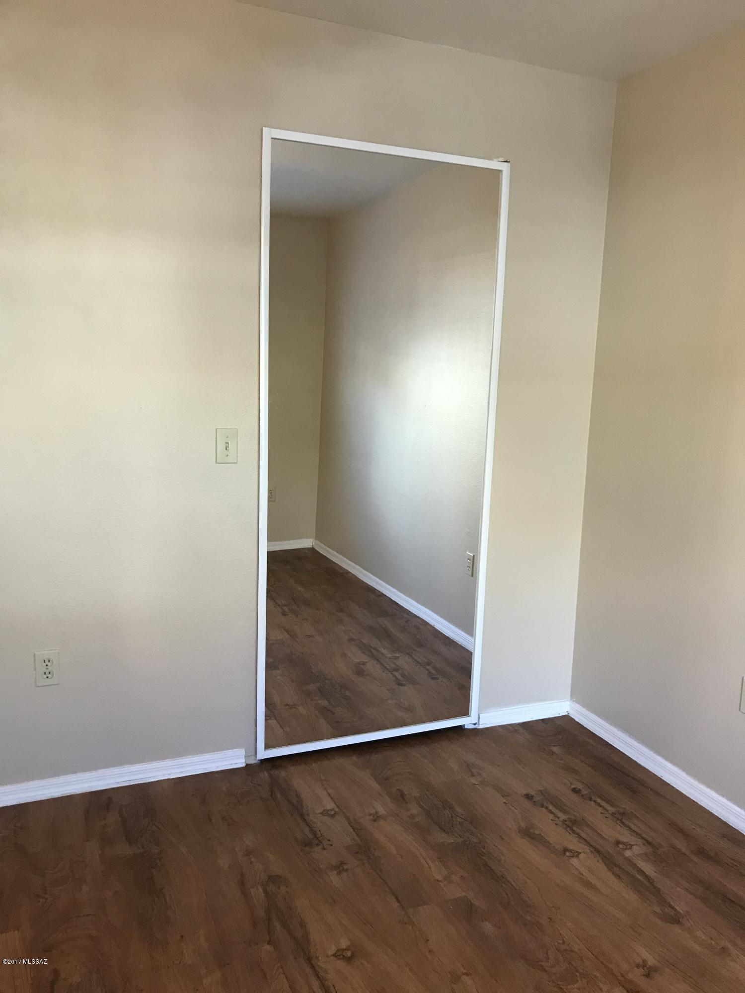 5751 N Kolb Road 23105