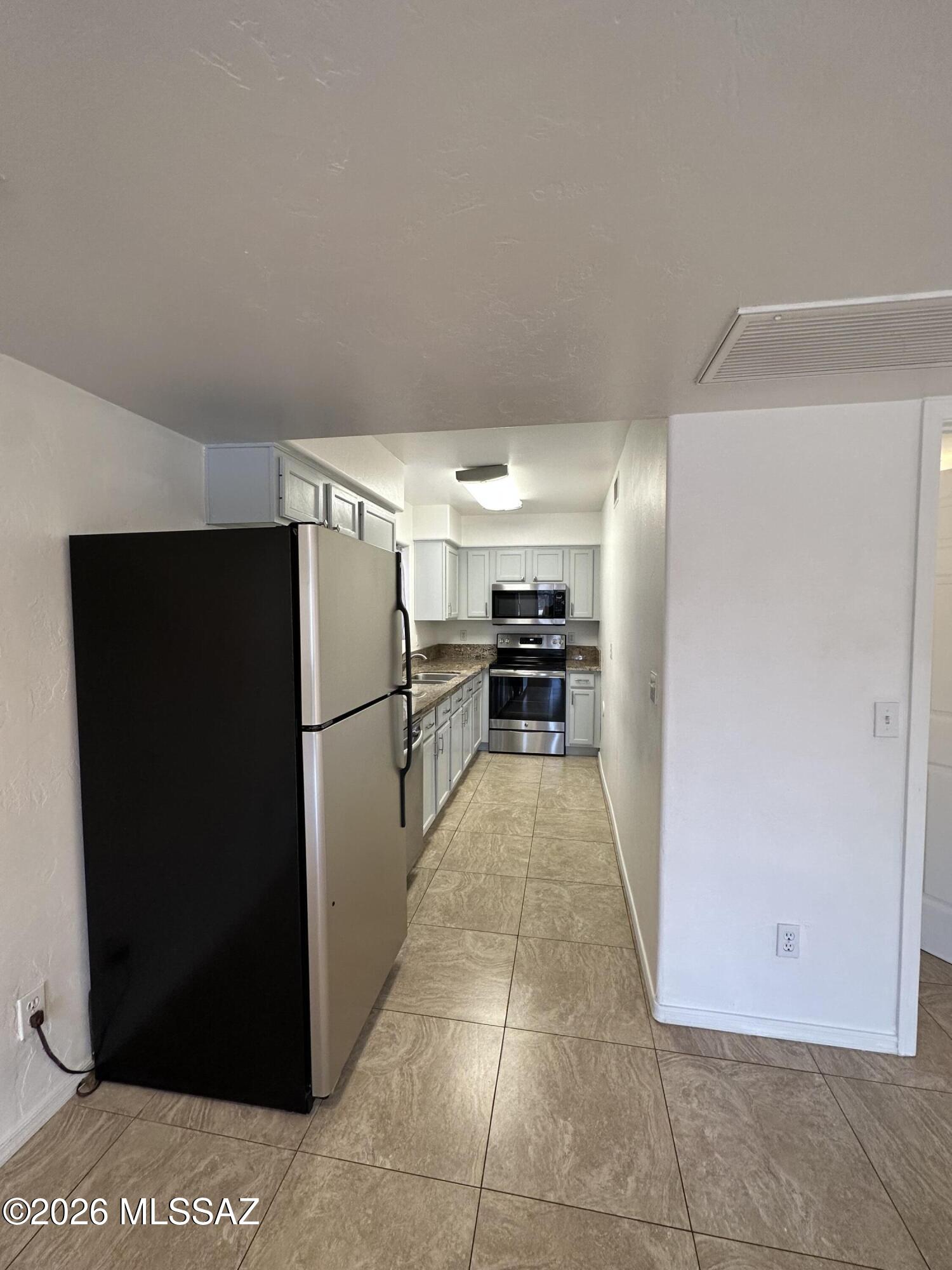 1005 E Water Street 1