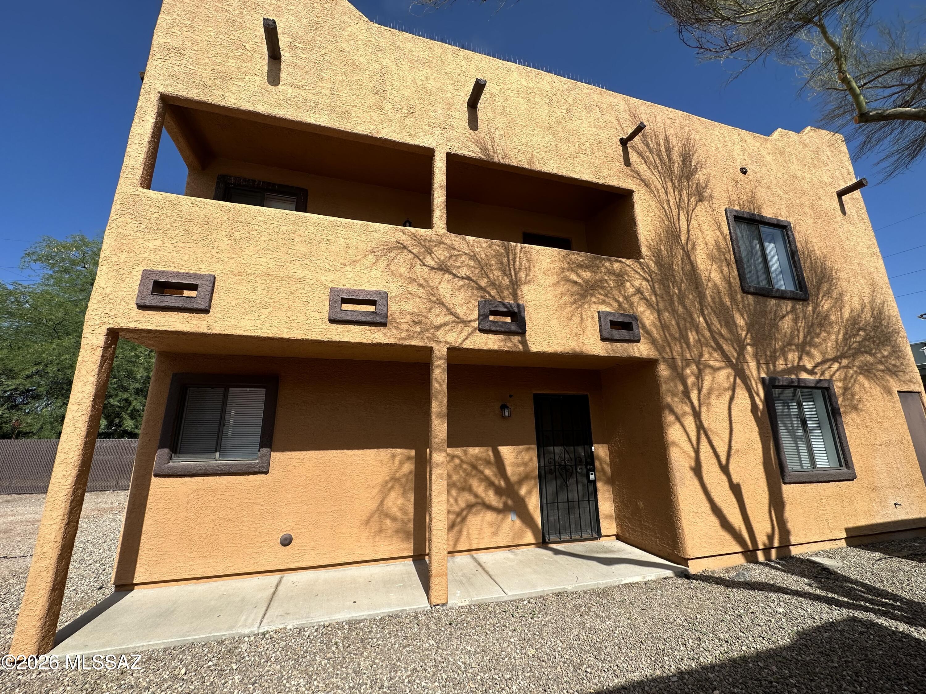 1005 E Water Street 1