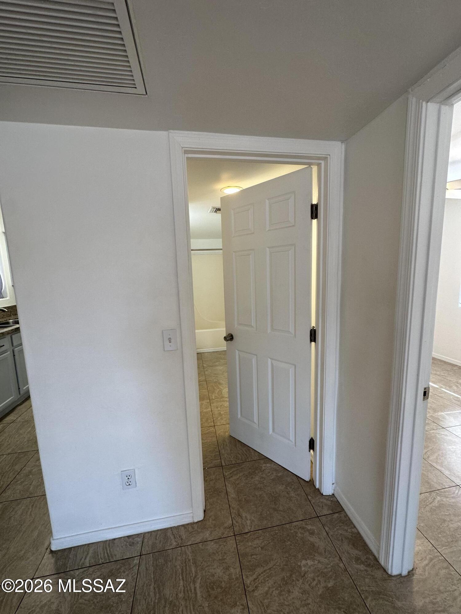 1005 E Water Street 1