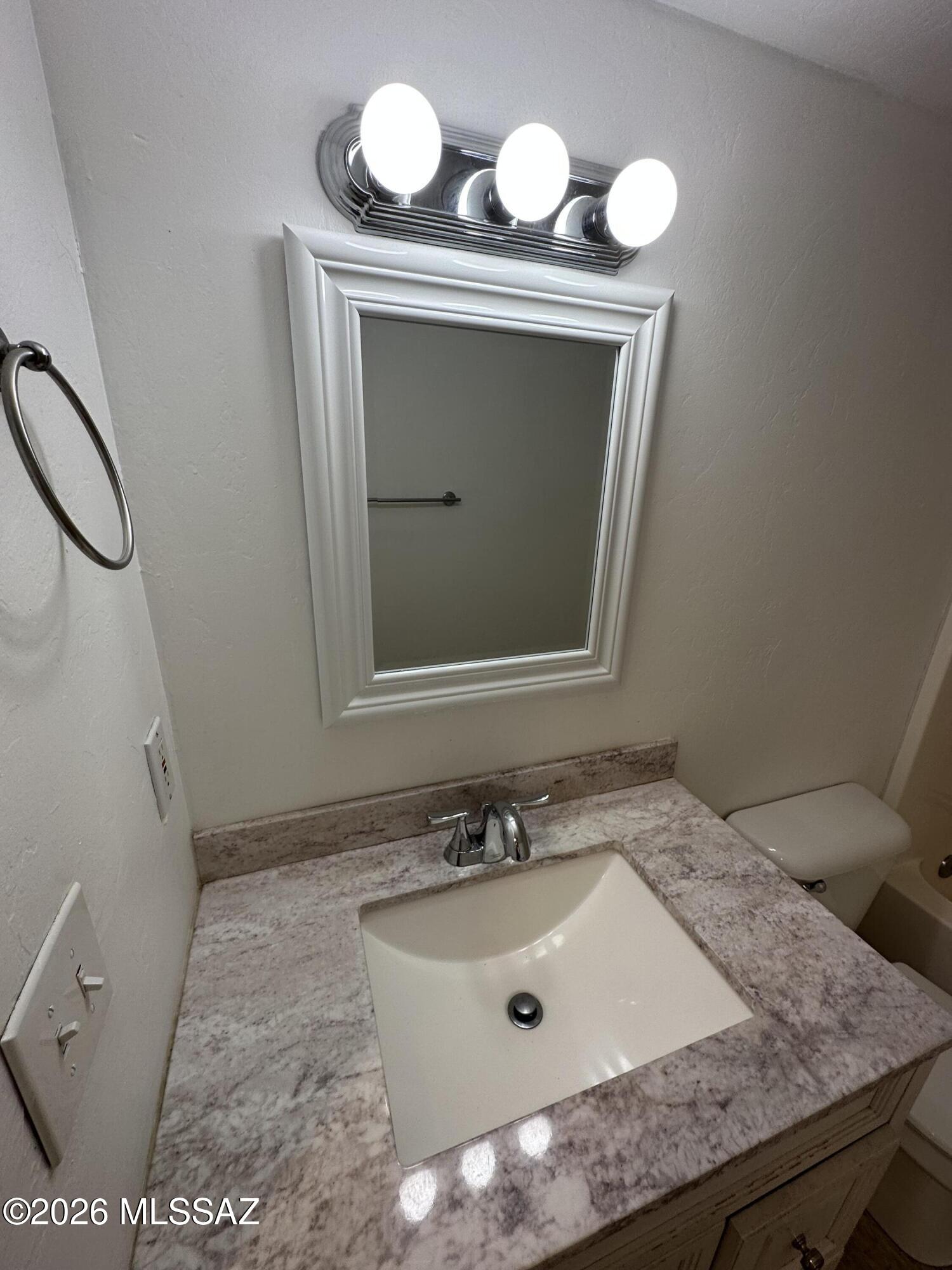 1005 E Water Street 1