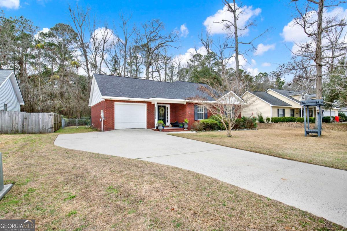 120 Four Oaks Court