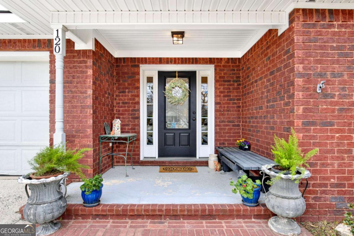 120 Four Oaks Court