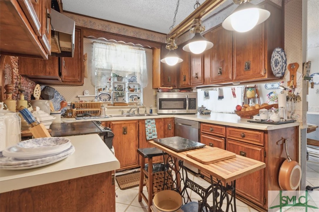200 E Point Drive