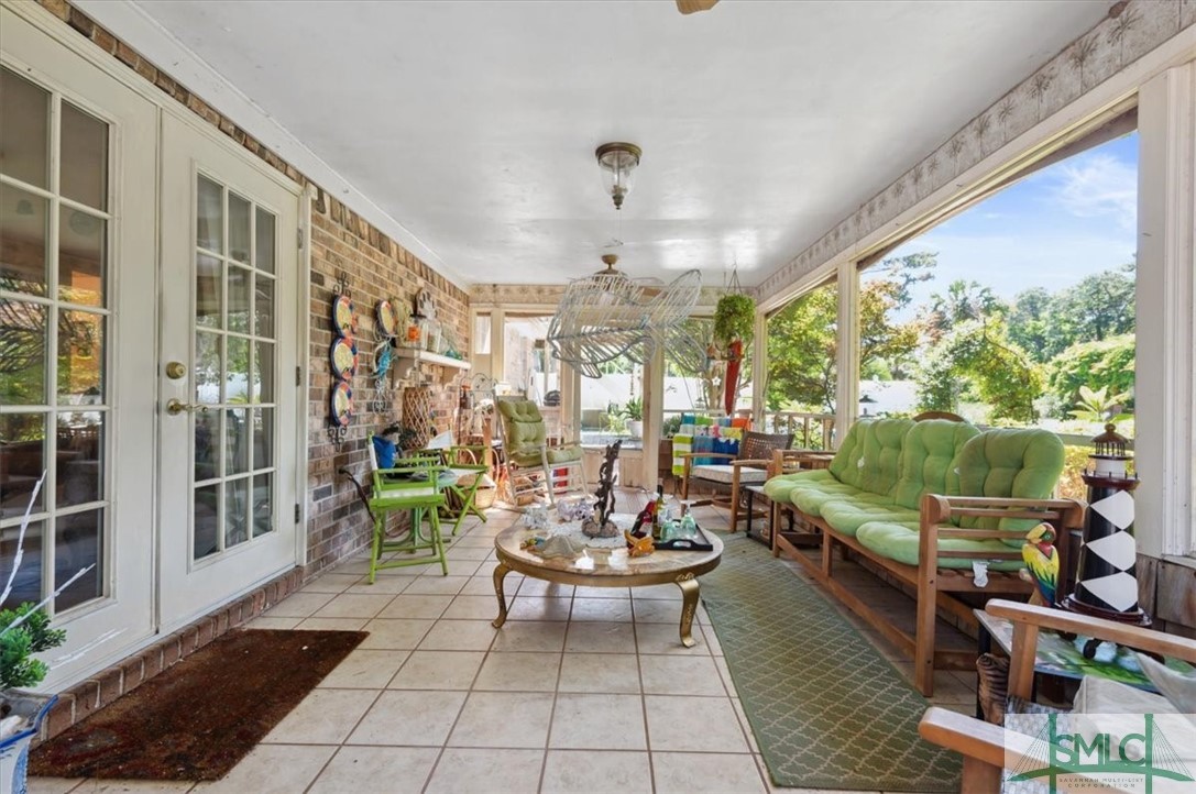 200 E Point Drive
