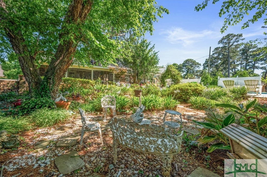 200 E Point Drive