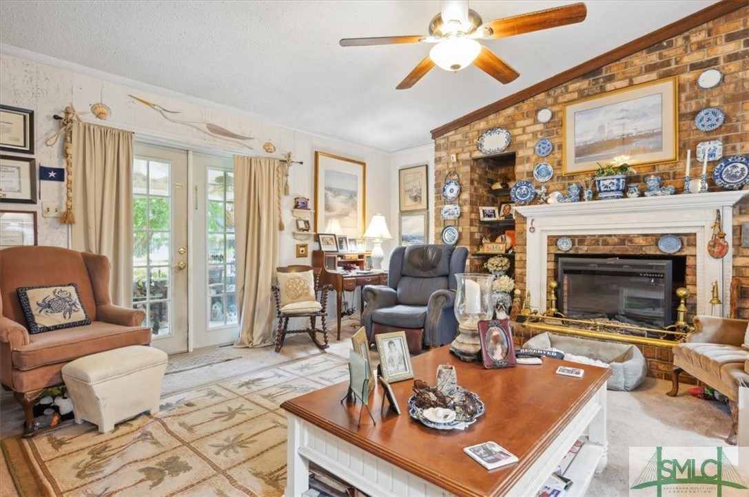 200 E Point Drive