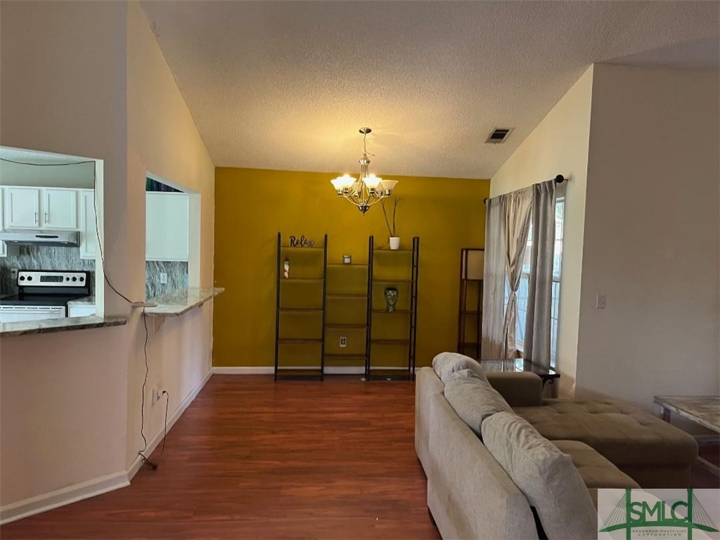 4 Saint Ives Drive