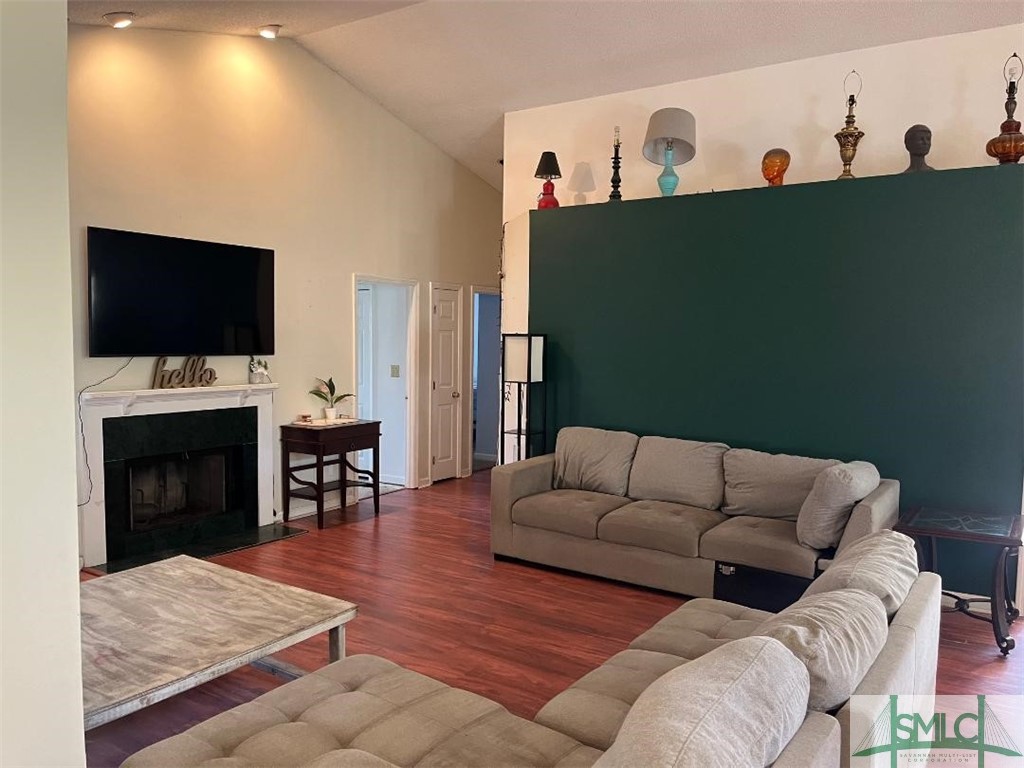 4 Saint Ives Drive