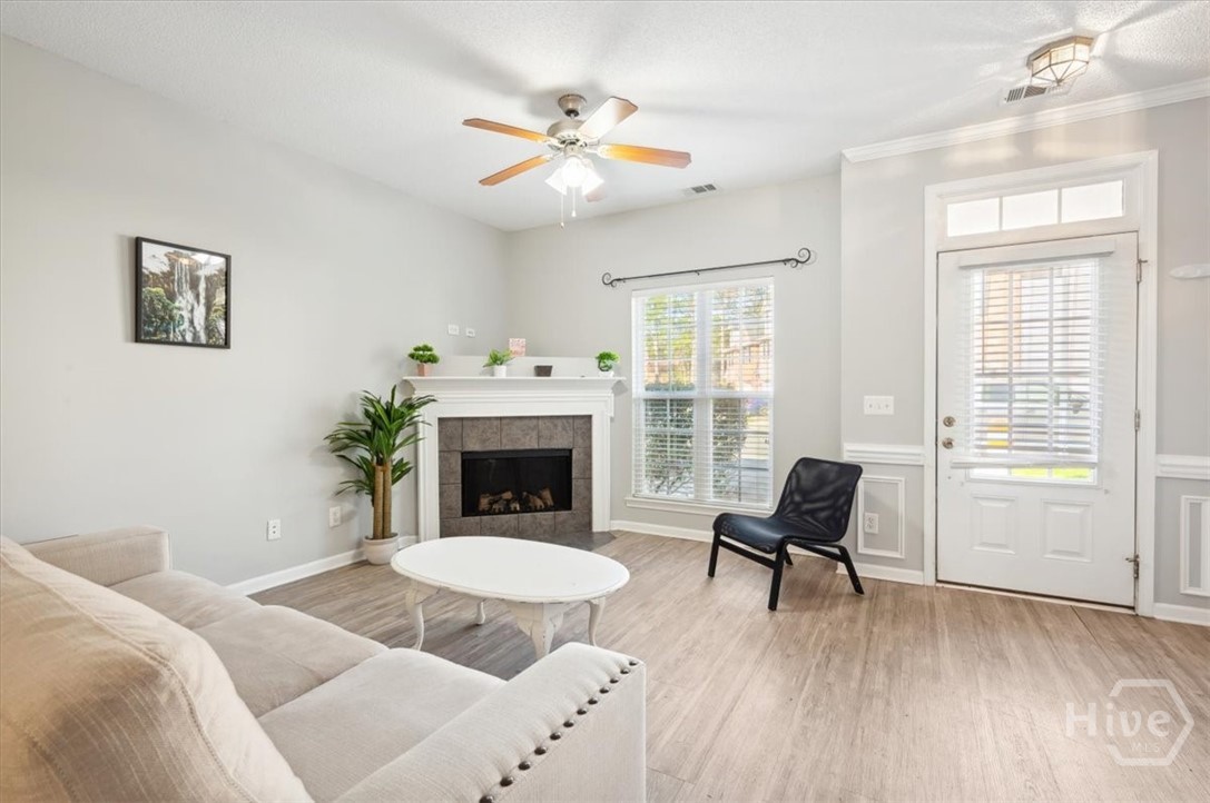 777 King George Boulevard 38