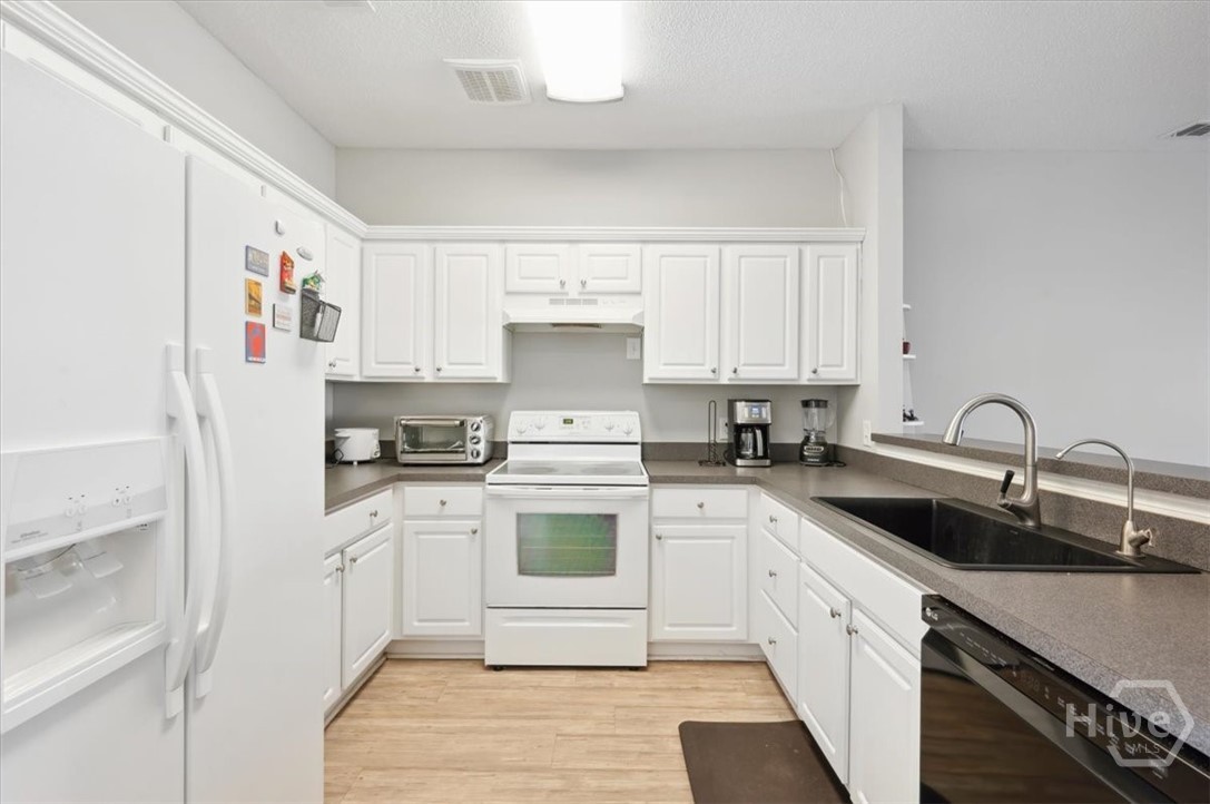 777 King George Boulevard 38