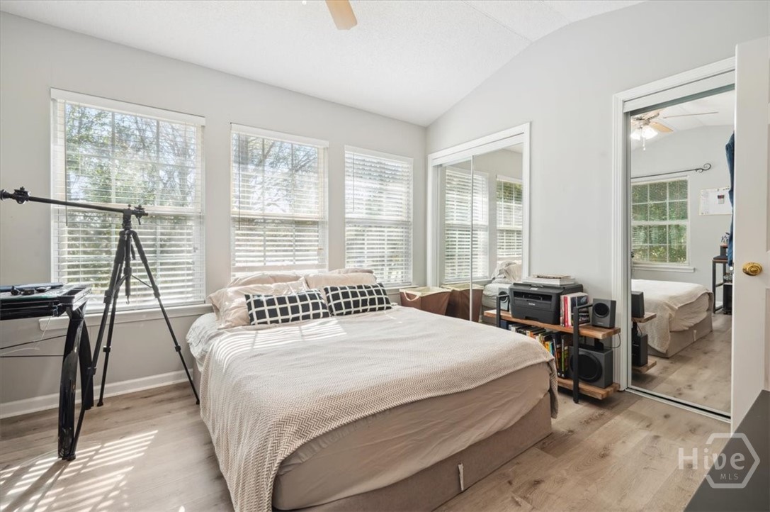 777 King George Boulevard 38