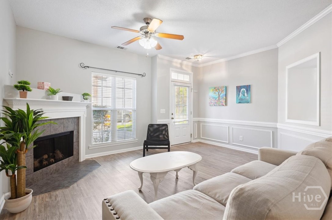 777 King George Boulevard 38