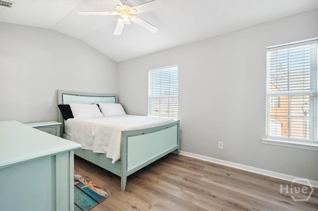 777 King George Boulevard 38