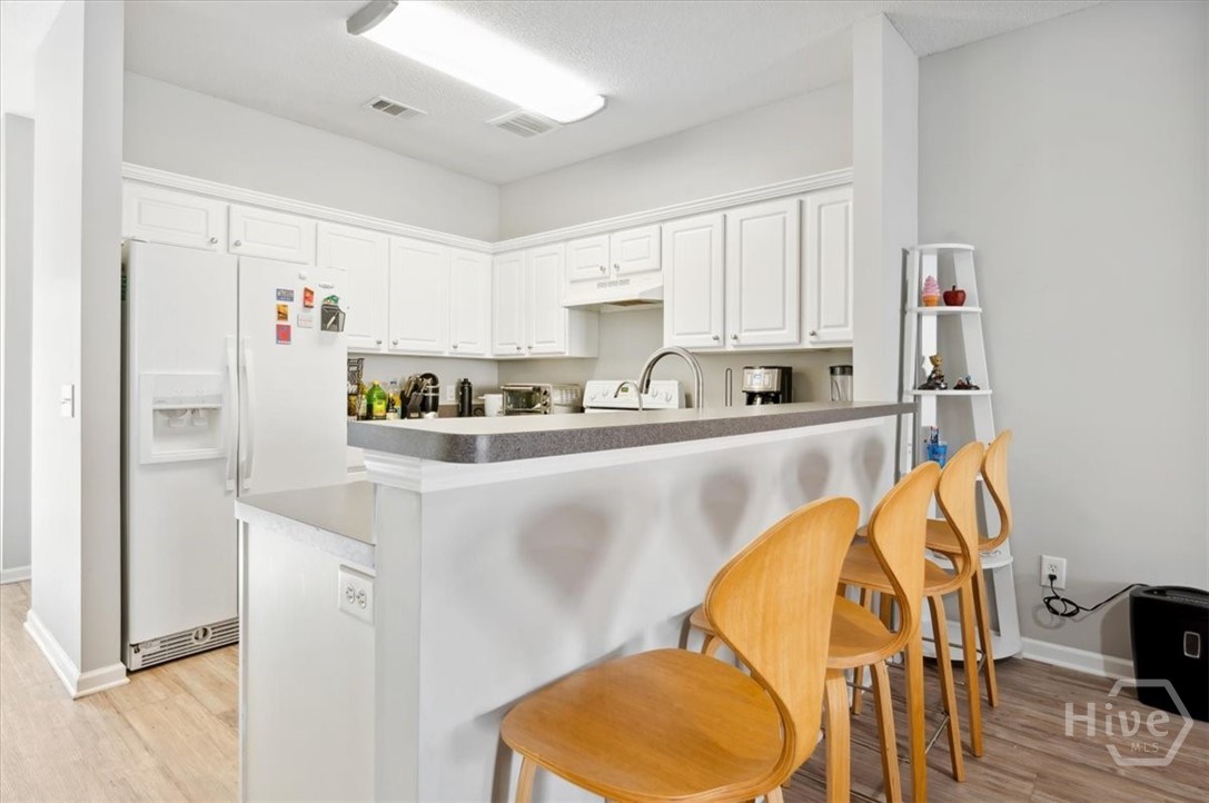777 King George Boulevard 38
