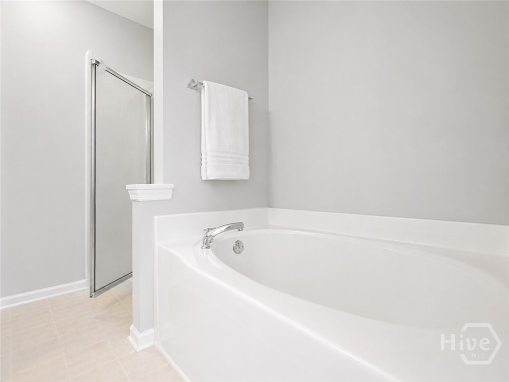 777 King George Boulevard 38