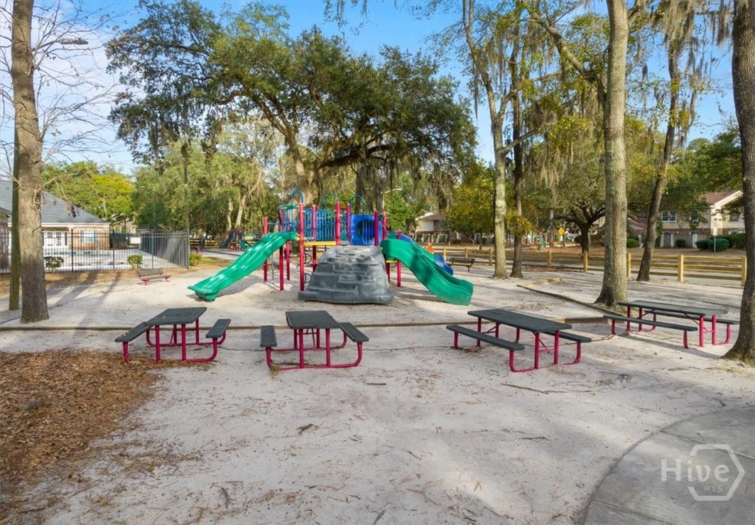 777 King George Boulevard 38