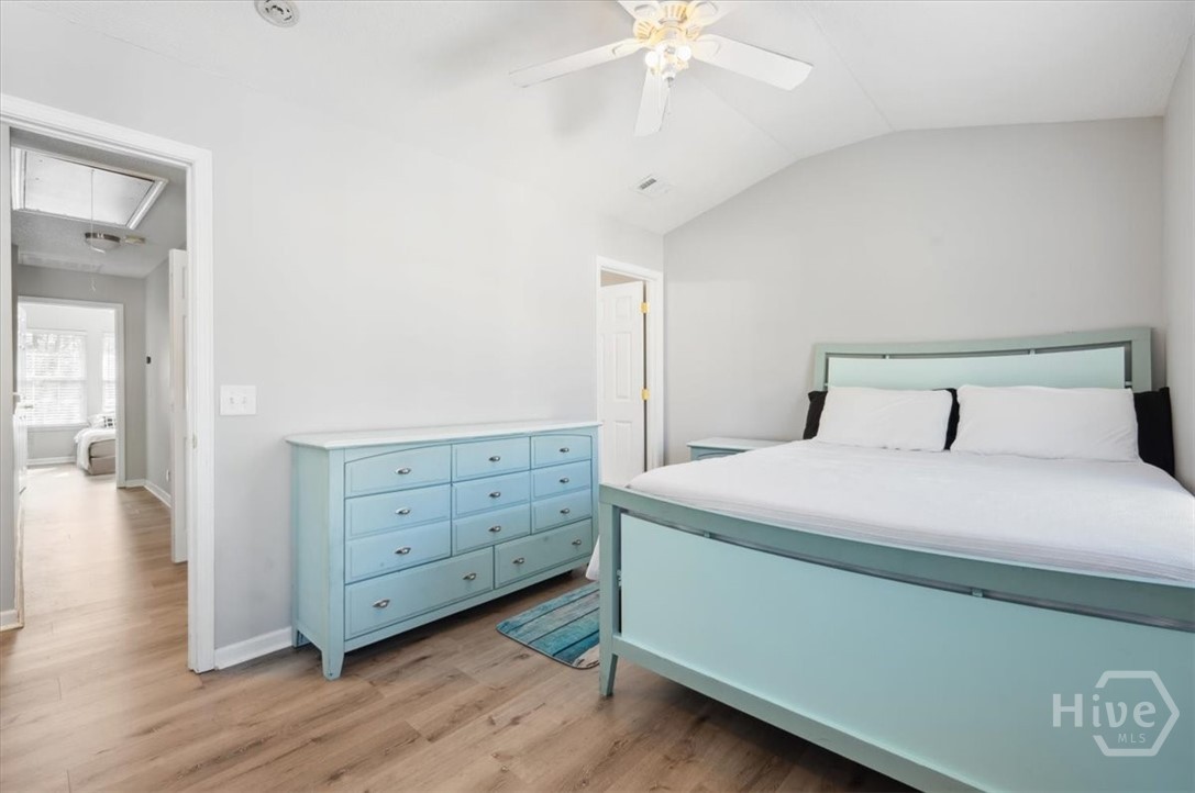 777 King George Boulevard 38