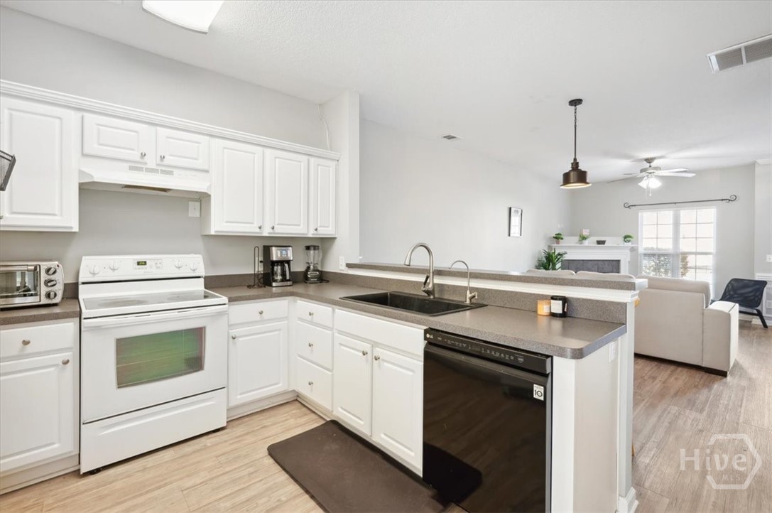 777 King George Boulevard 38