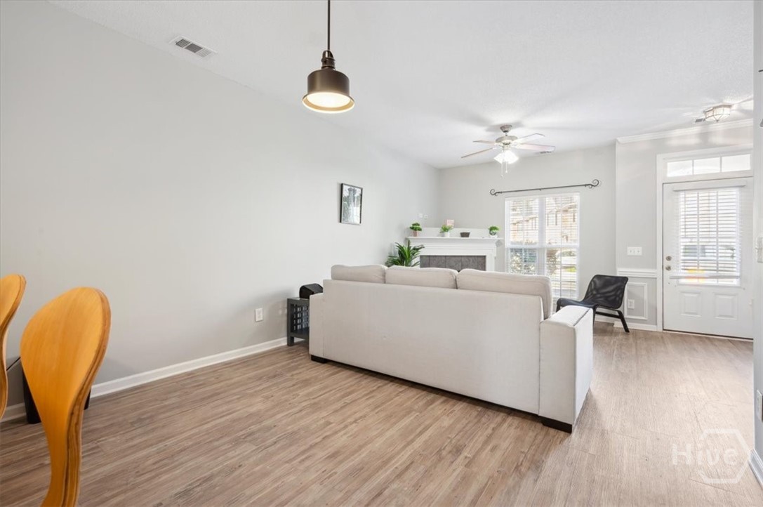 777 King George Boulevard 38