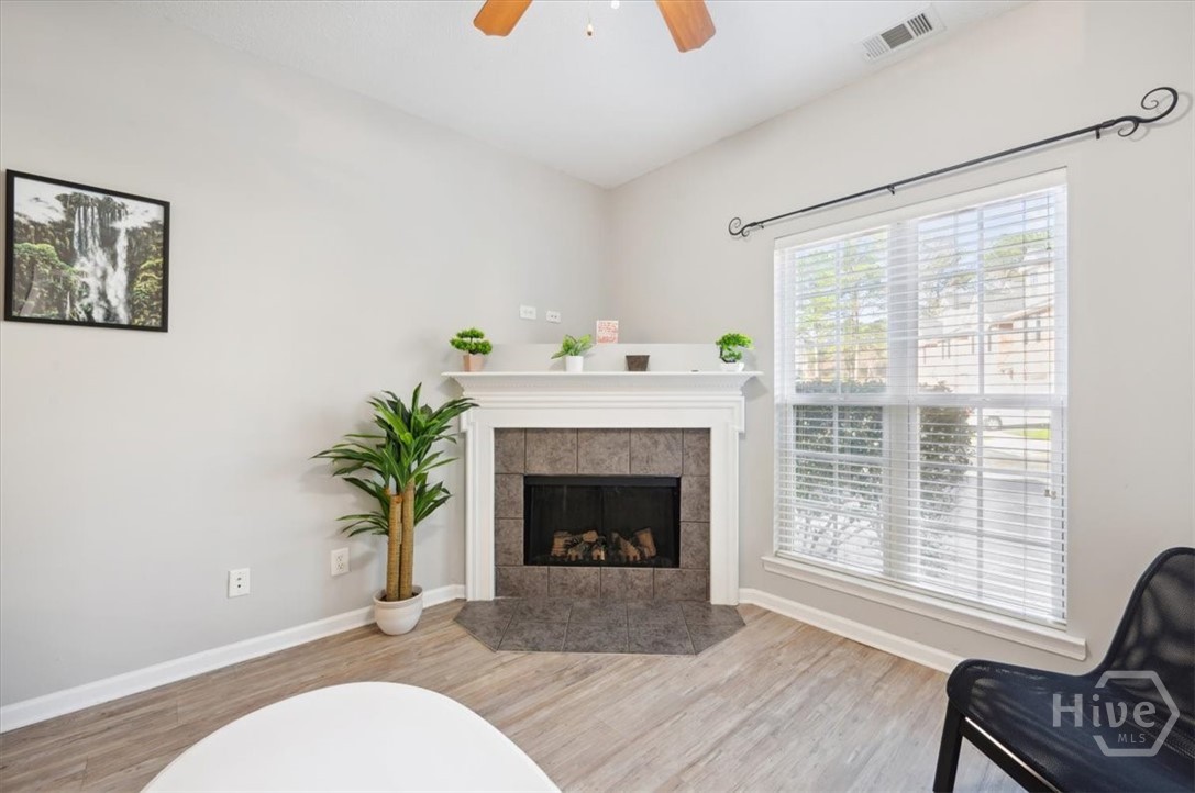 777 King George Boulevard 38
