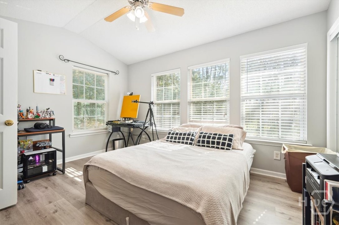 777 King George Boulevard 38